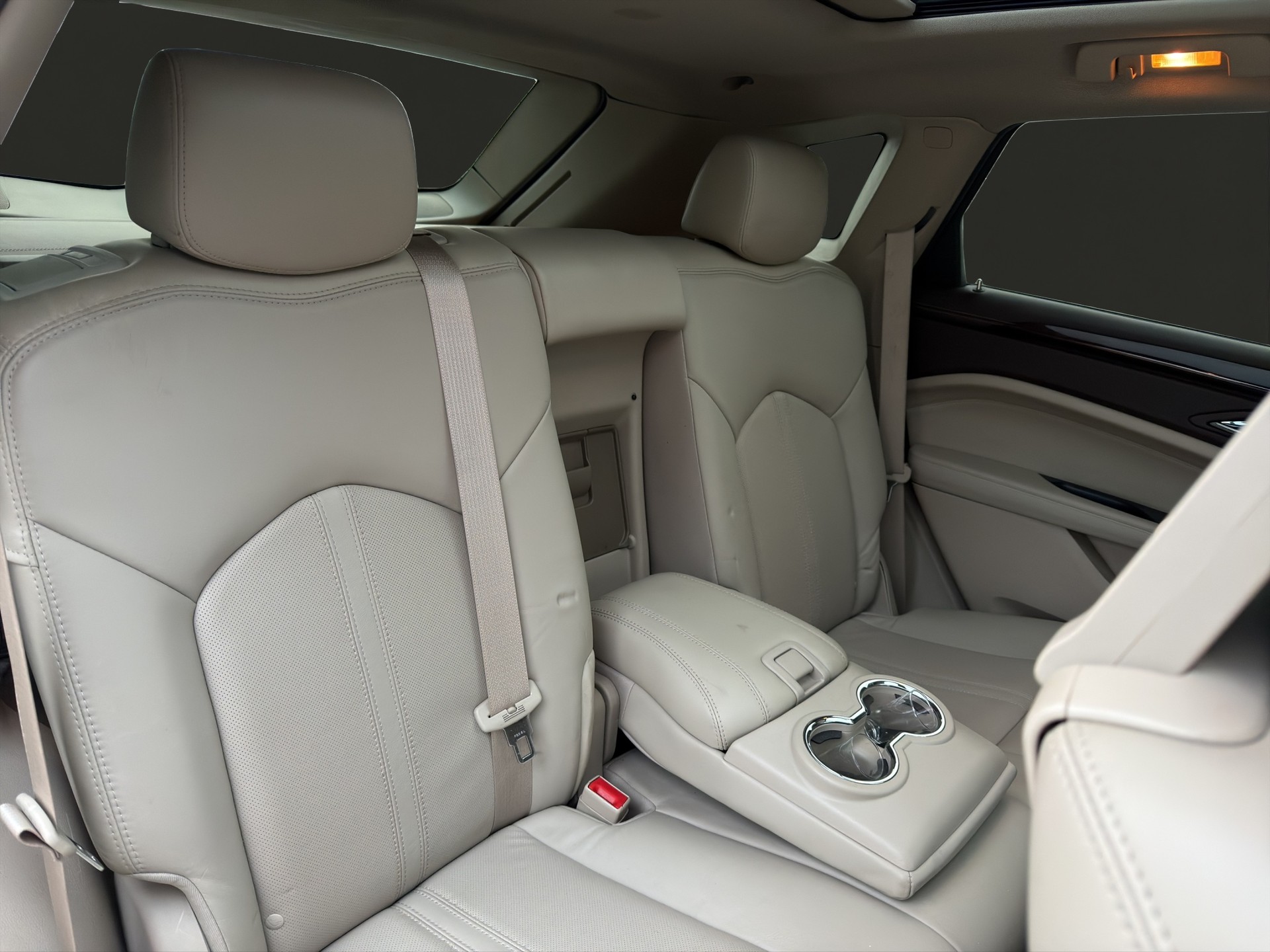 CADILLAC SRX 3.6 V6 Premium 4WD Automatic-image-12