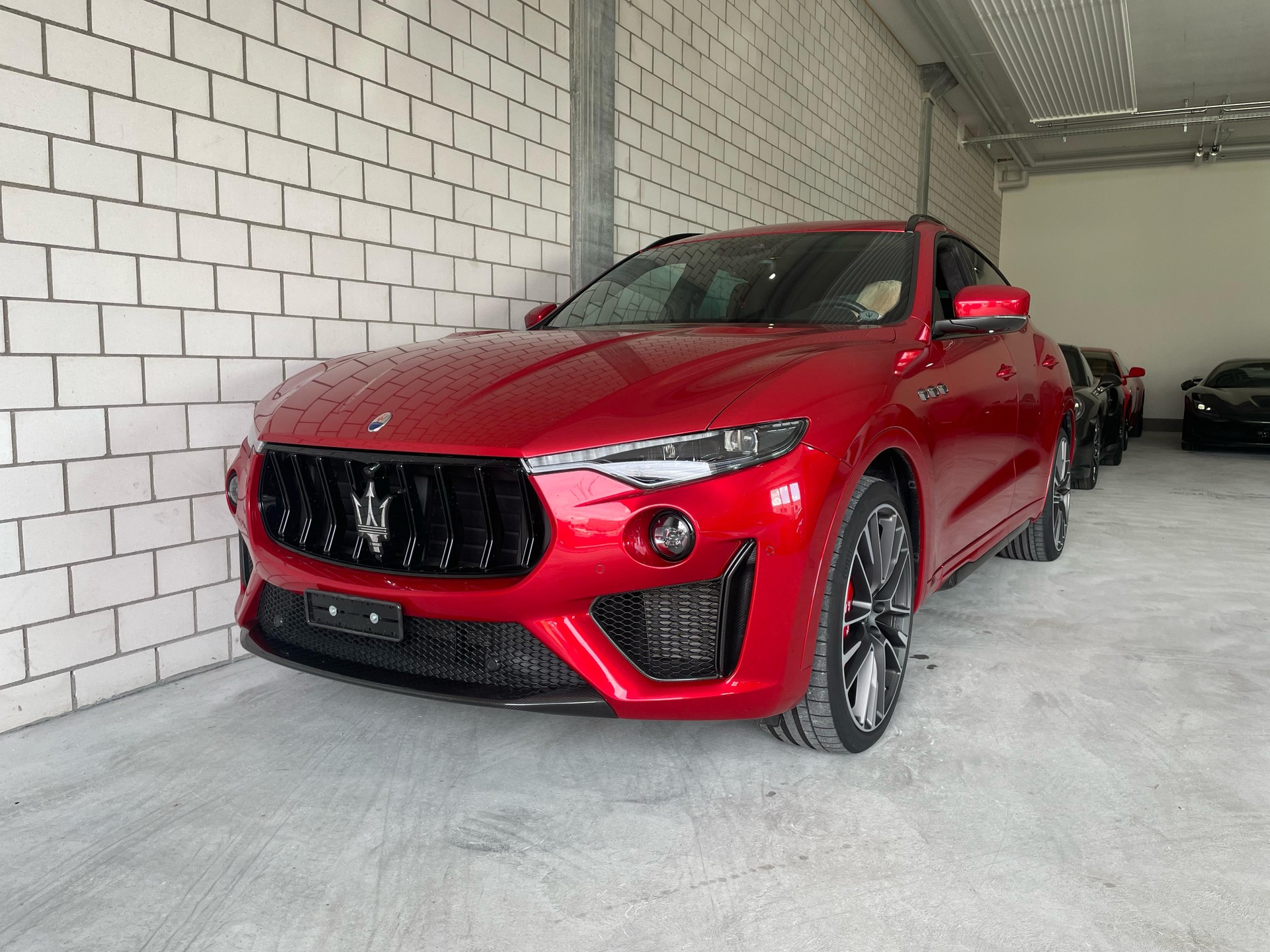MASERATI Levante 3.8 V8 Trofeo Q4 Automatica Launch Edition "1 of 100"-image-1