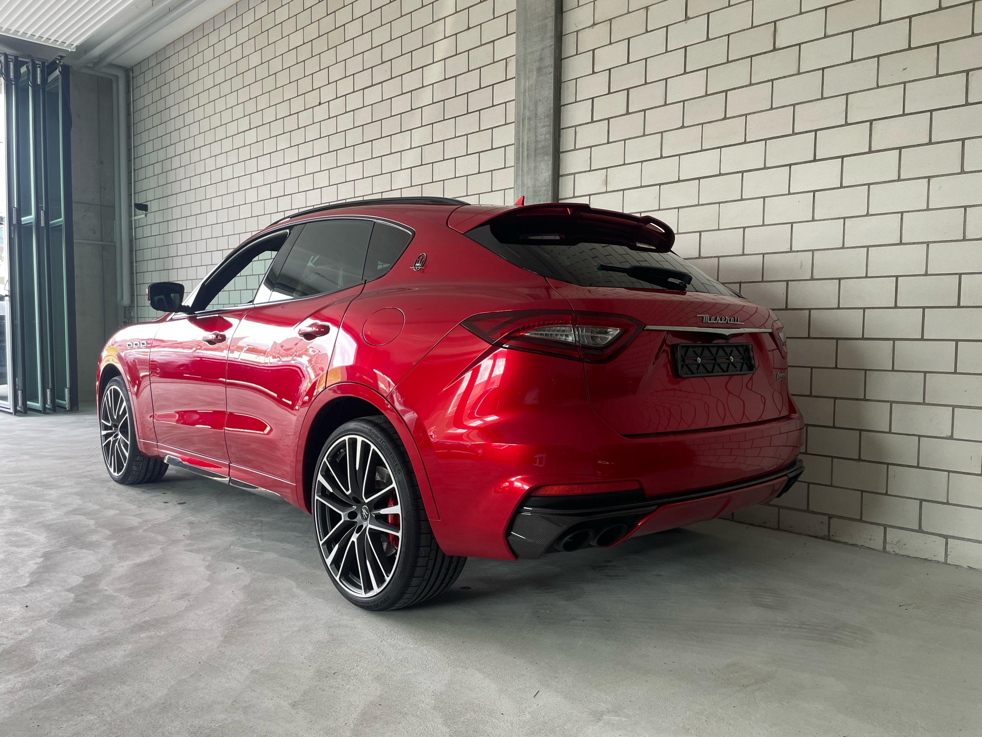 MASERATI Levante 3.8 V8 Trofeo Q4 Automatica Launch Edition "1 of 100"-image-2