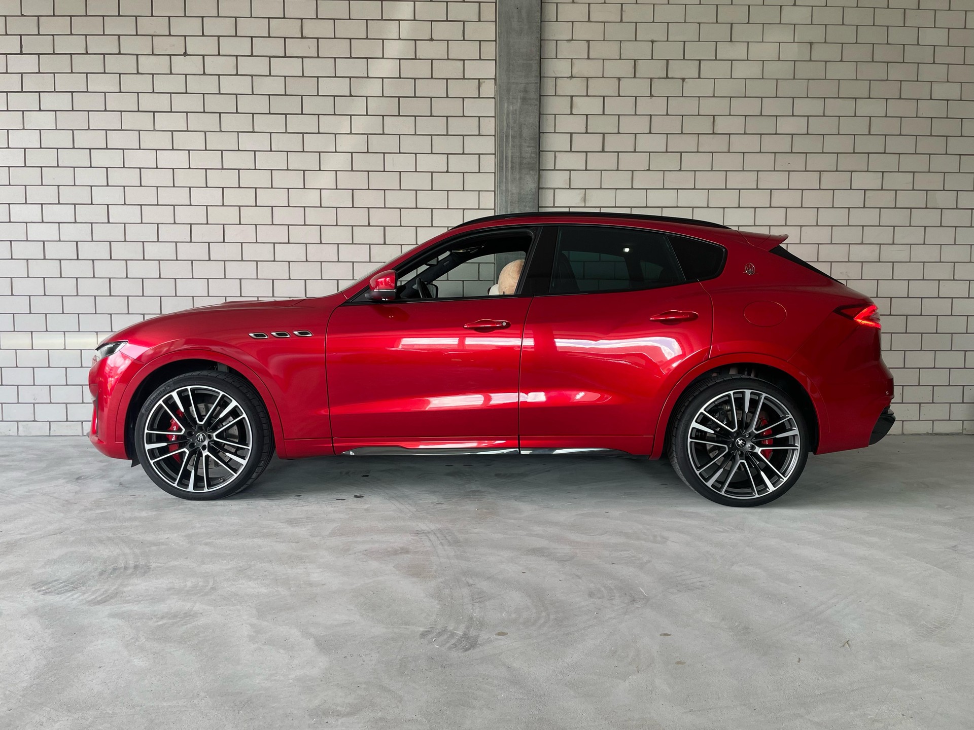 MASERATI Levante 3.8 V8 Trofeo Q4 Automatica Launch Edition "1 of 100"-image-0
