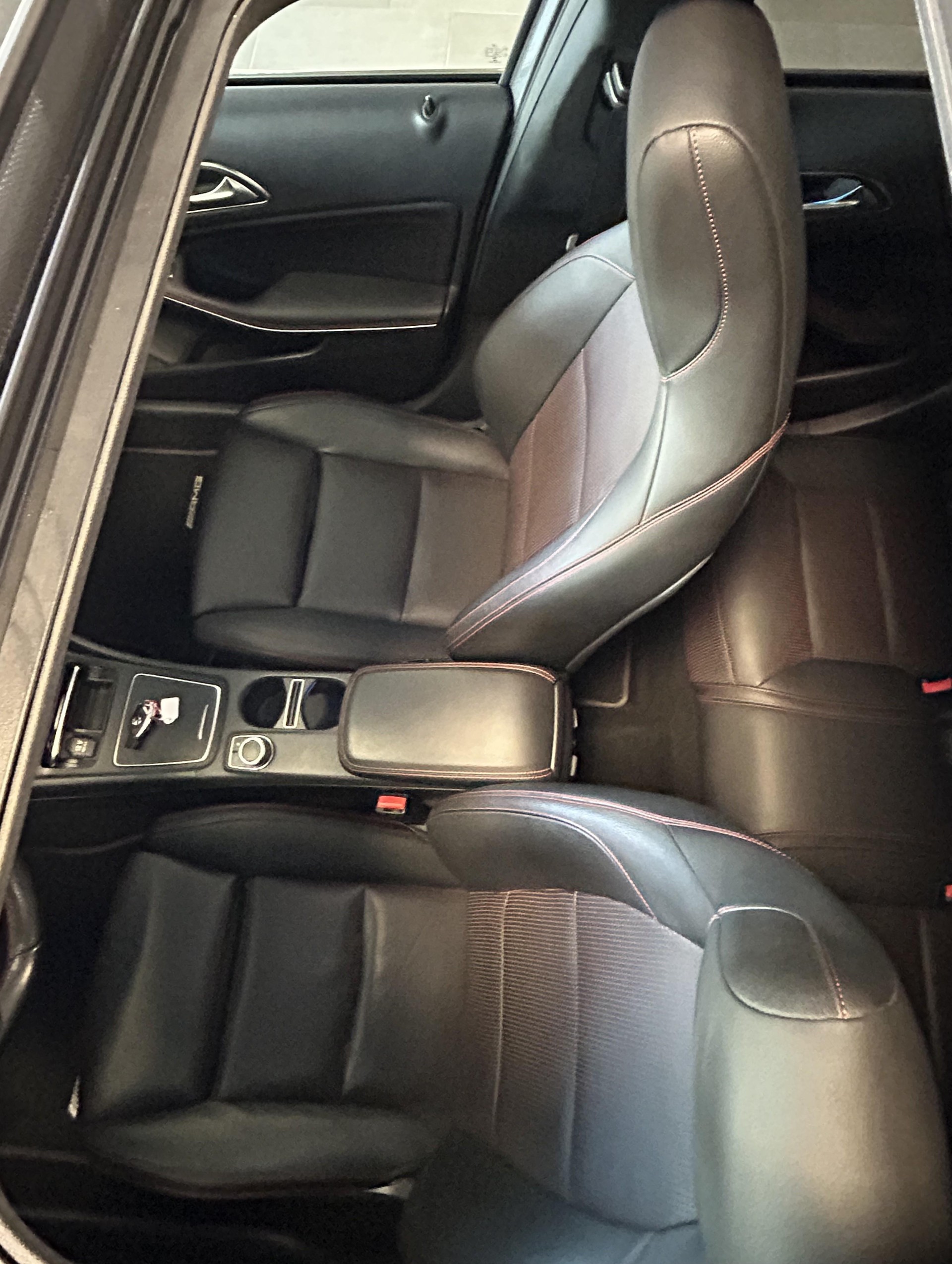 MERCEDES-BENZ A 250 AMG Line 4m-image-2