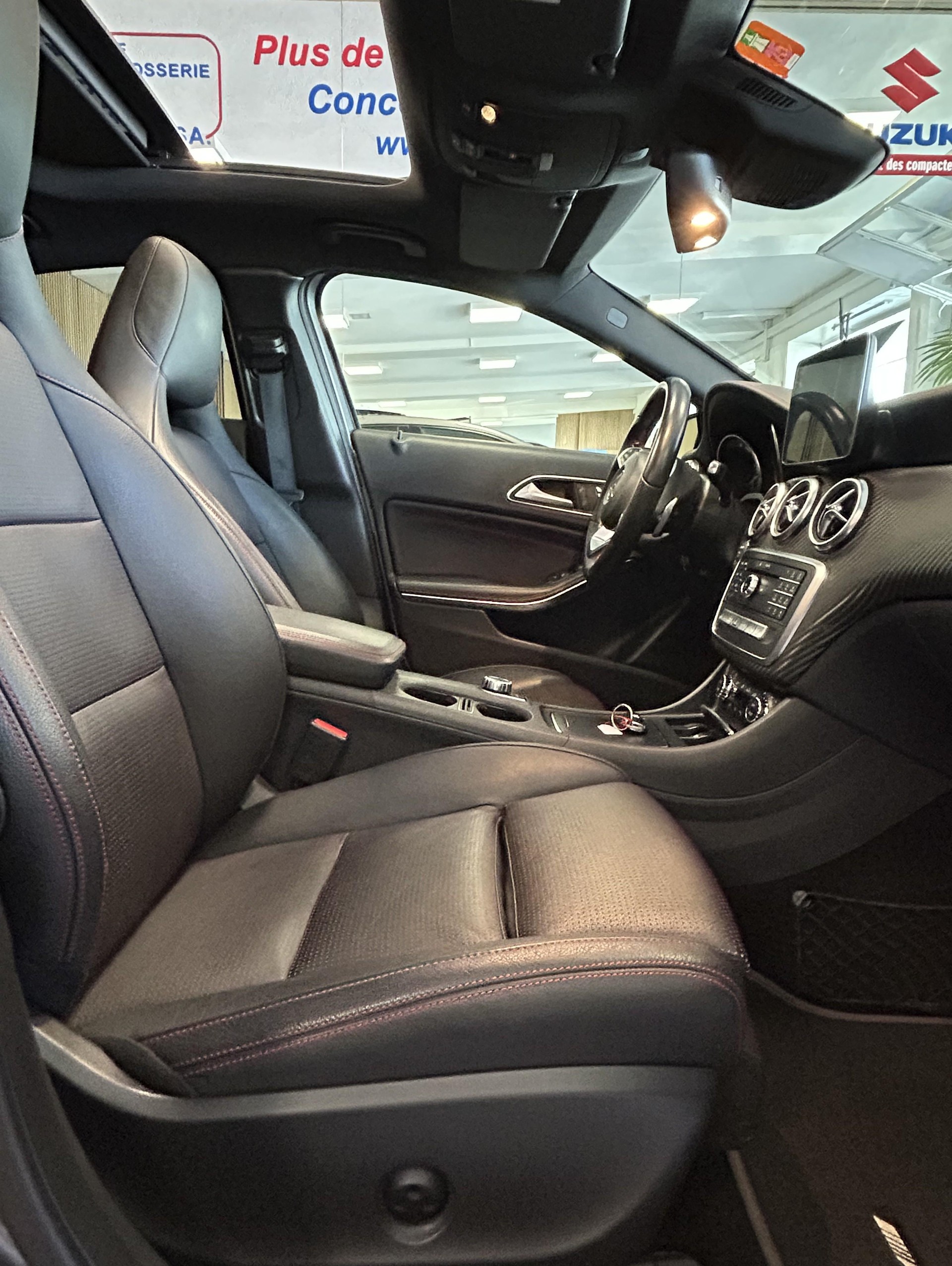 MERCEDES-BENZ A 250 AMG Line 4m-image-12