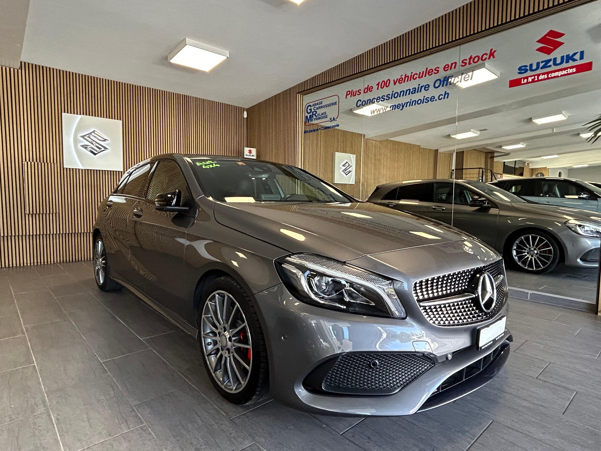 MERCEDES-BENZ A 250 AMG Line 4m-image-0