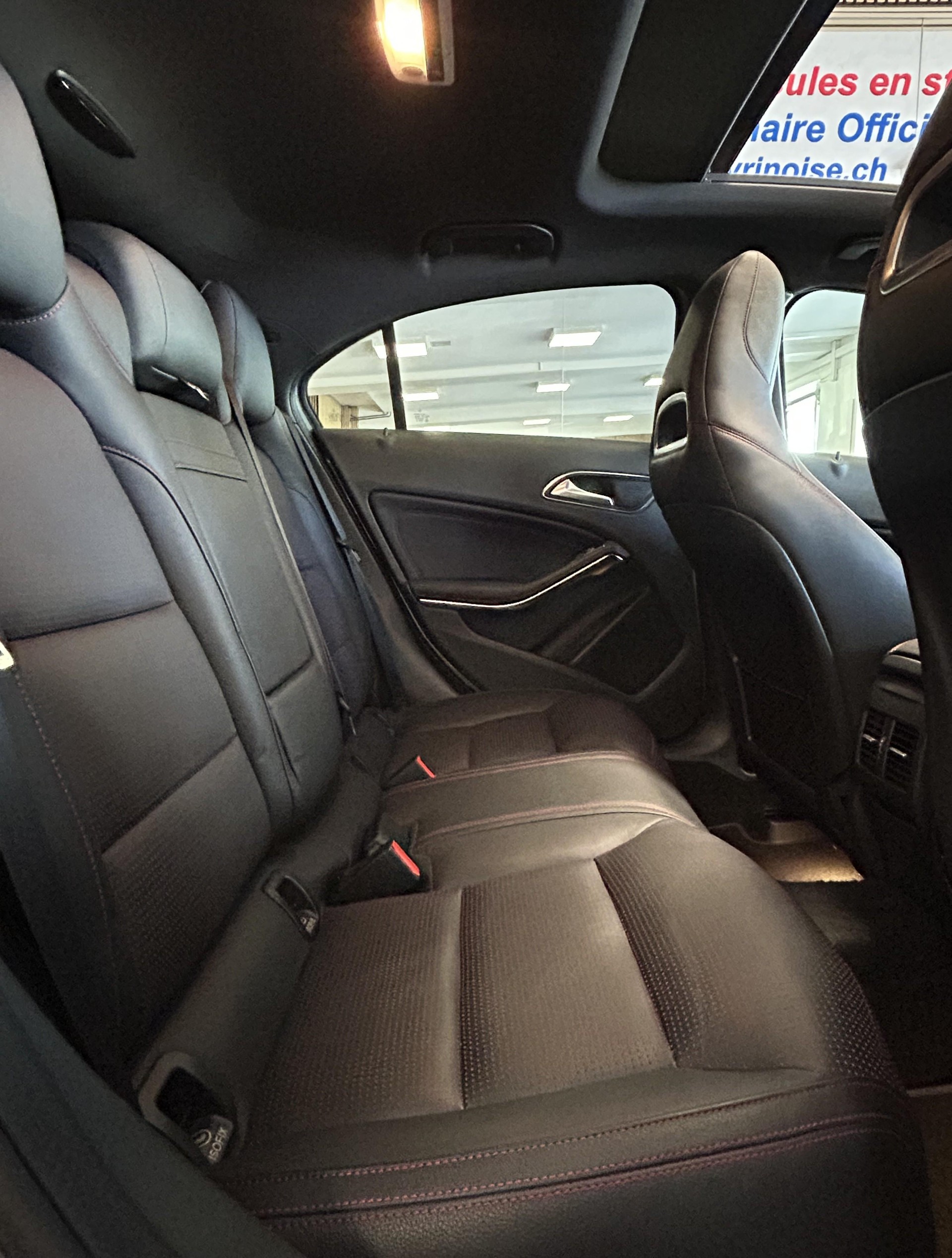 MERCEDES-BENZ A 250 AMG Line 4m-image-14