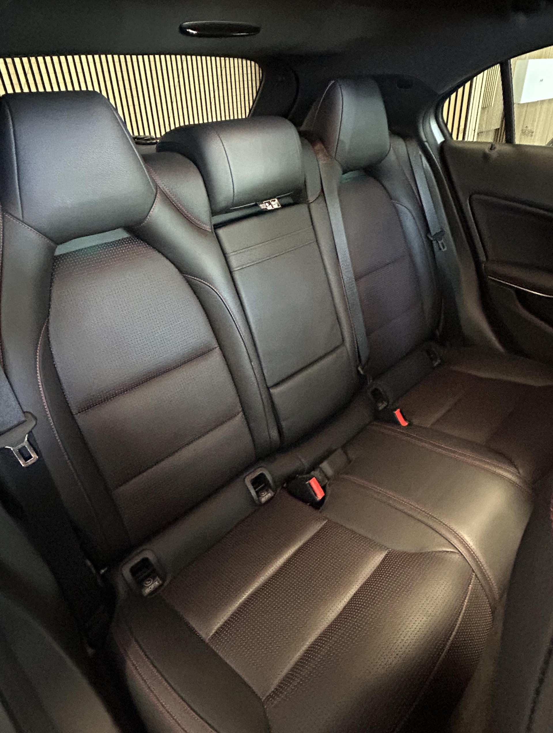 MERCEDES-BENZ A 250 AMG Line 4m-image-15