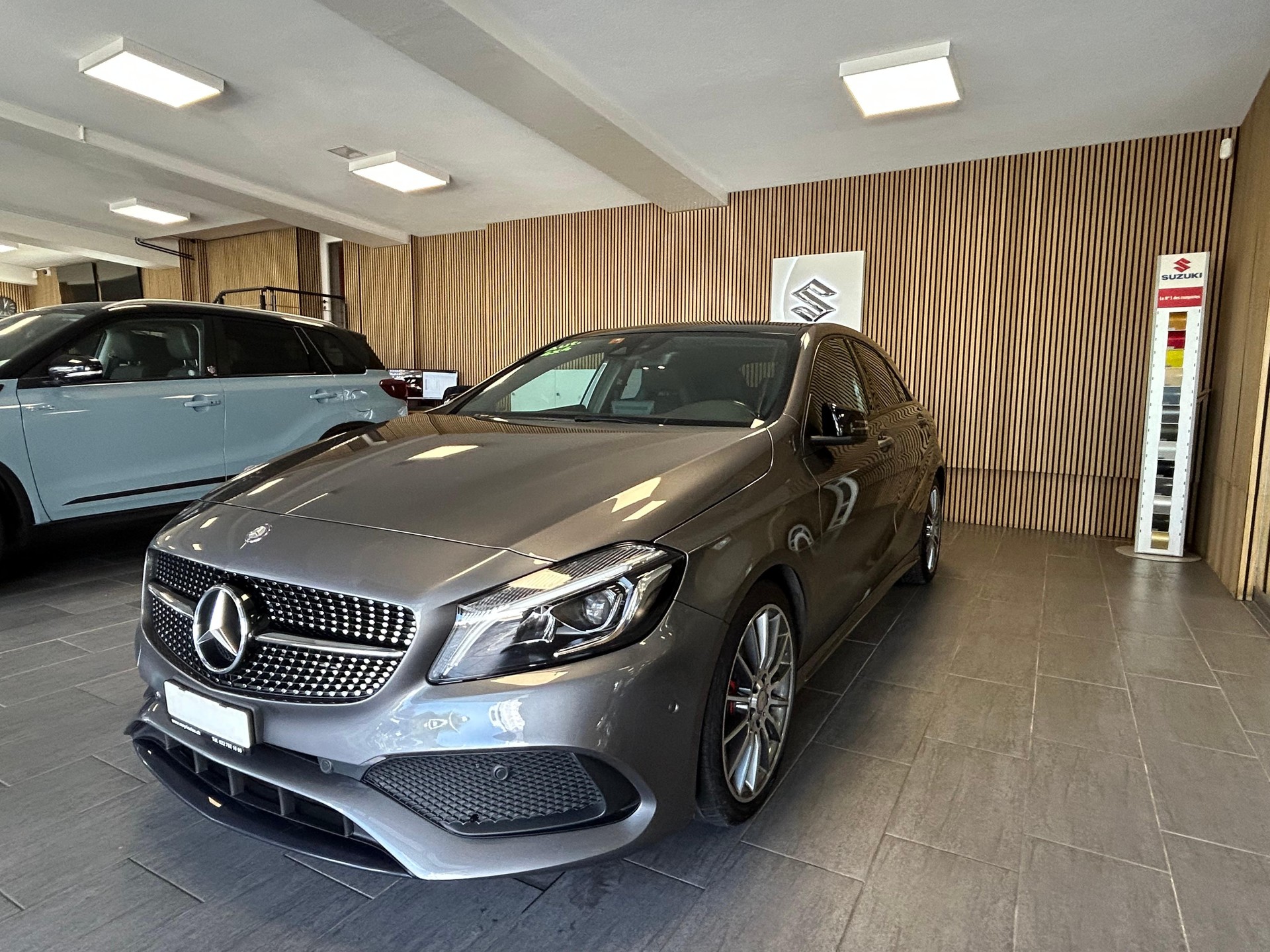 MERCEDES-BENZ A 250 AMG Line 4m-image-4