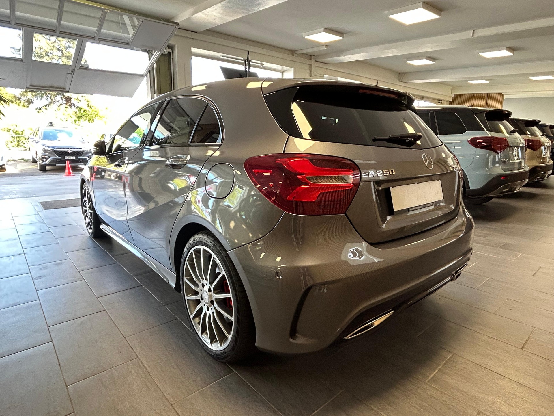 MERCEDES-BENZ A 250 AMG Line 4m-image-5