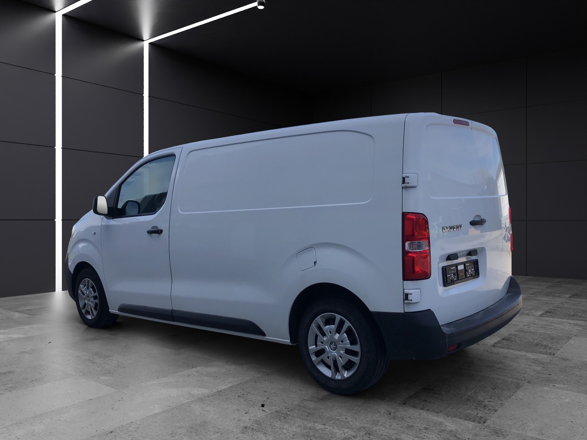PEUGEOT Expert 1.5 BlueHDi 100 S&S Pro Standard-image-3
