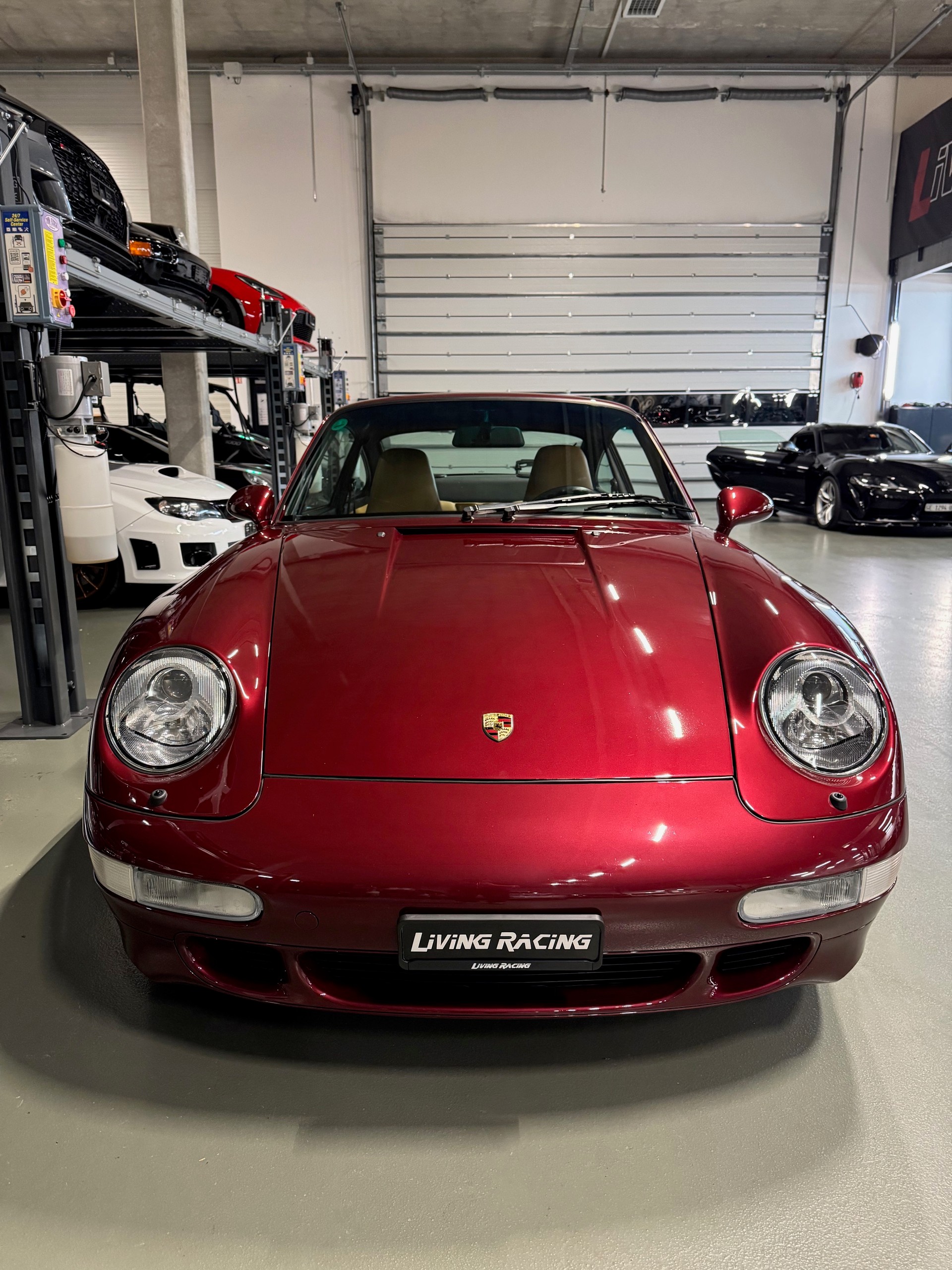 PORSCHE 911 Carrera 4S-image-4