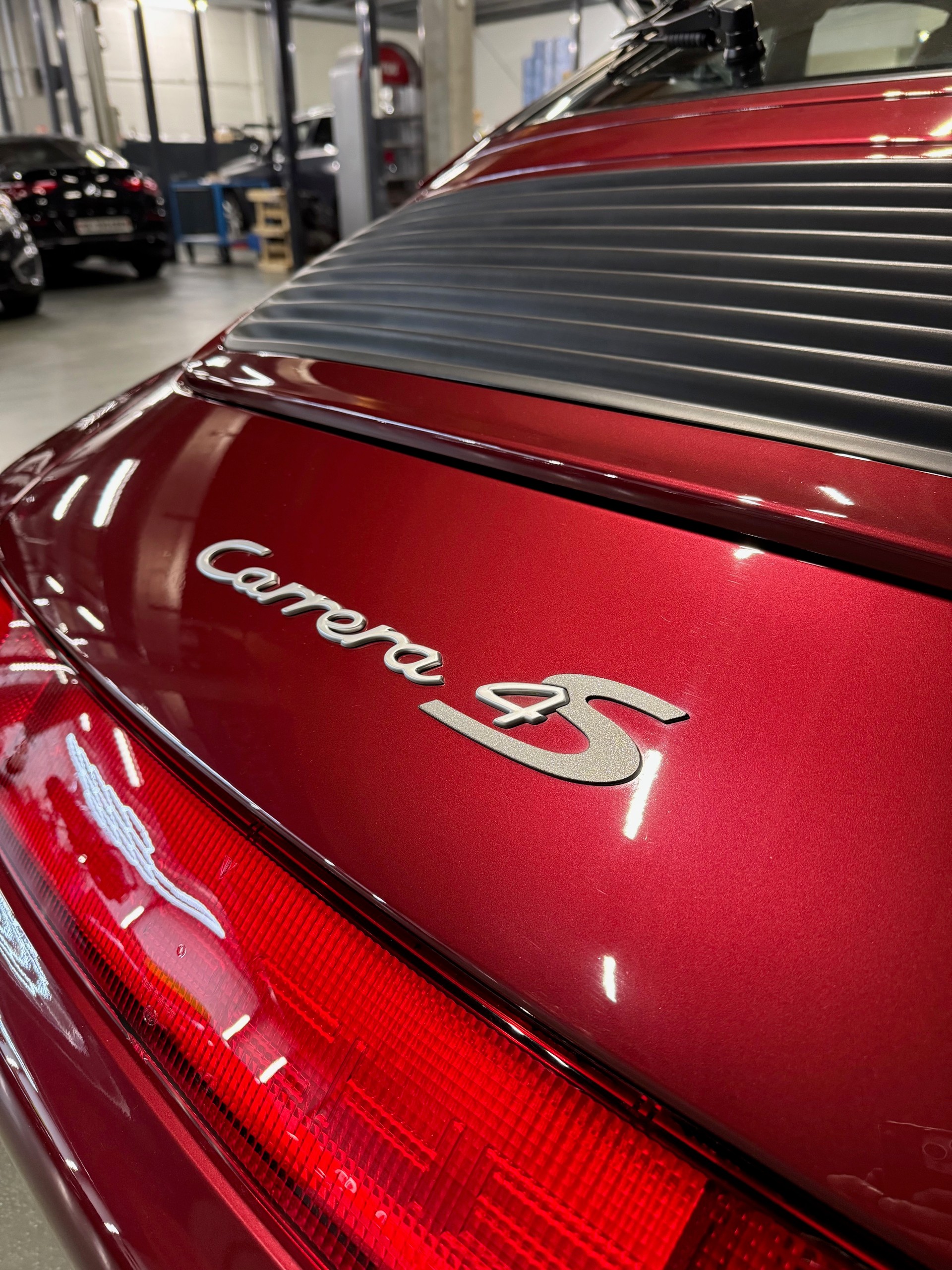 PORSCHE 911 Carrera 4S-image-6