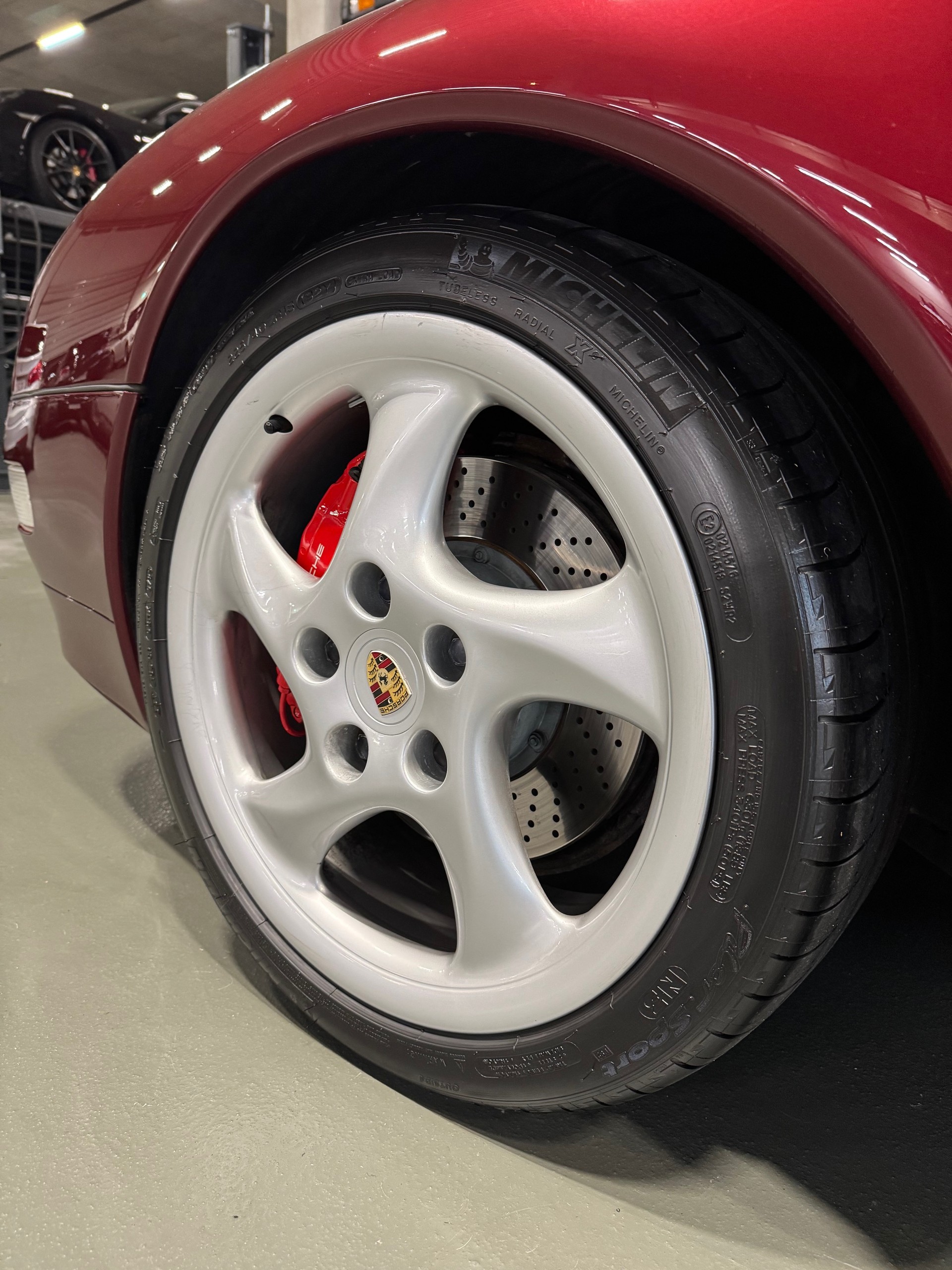 PORSCHE 911 Carrera 4S-image-12