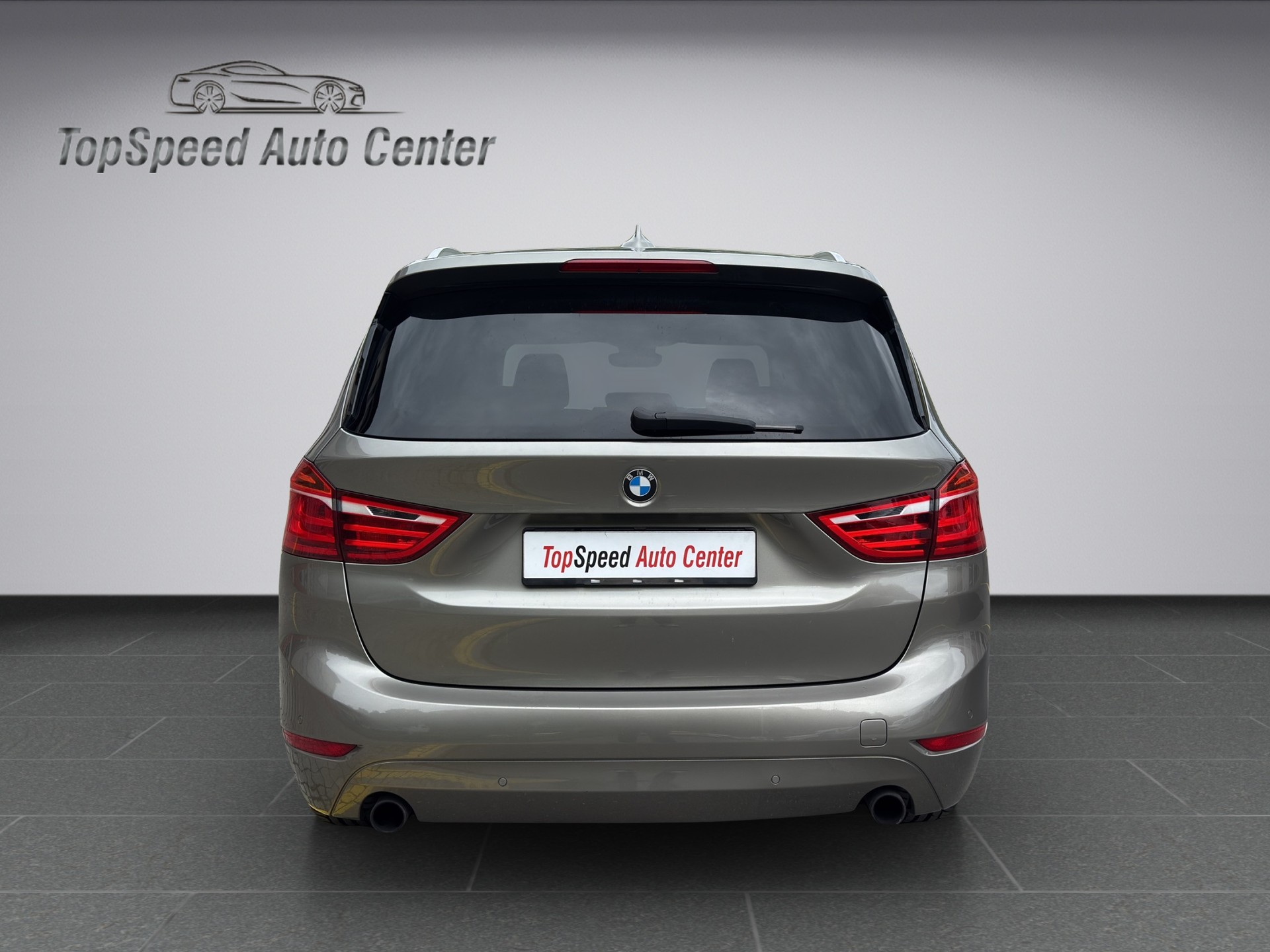 BMW 220i Gran Tourer Steptronic-image-4