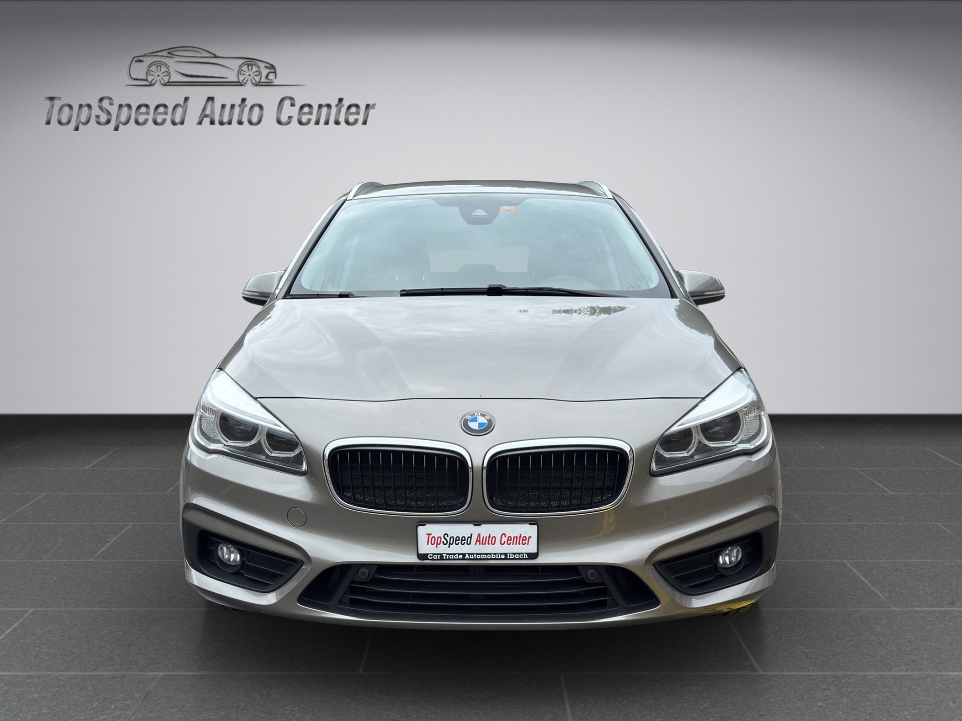 BMW 220i Gran Tourer Steptronic-image-1
