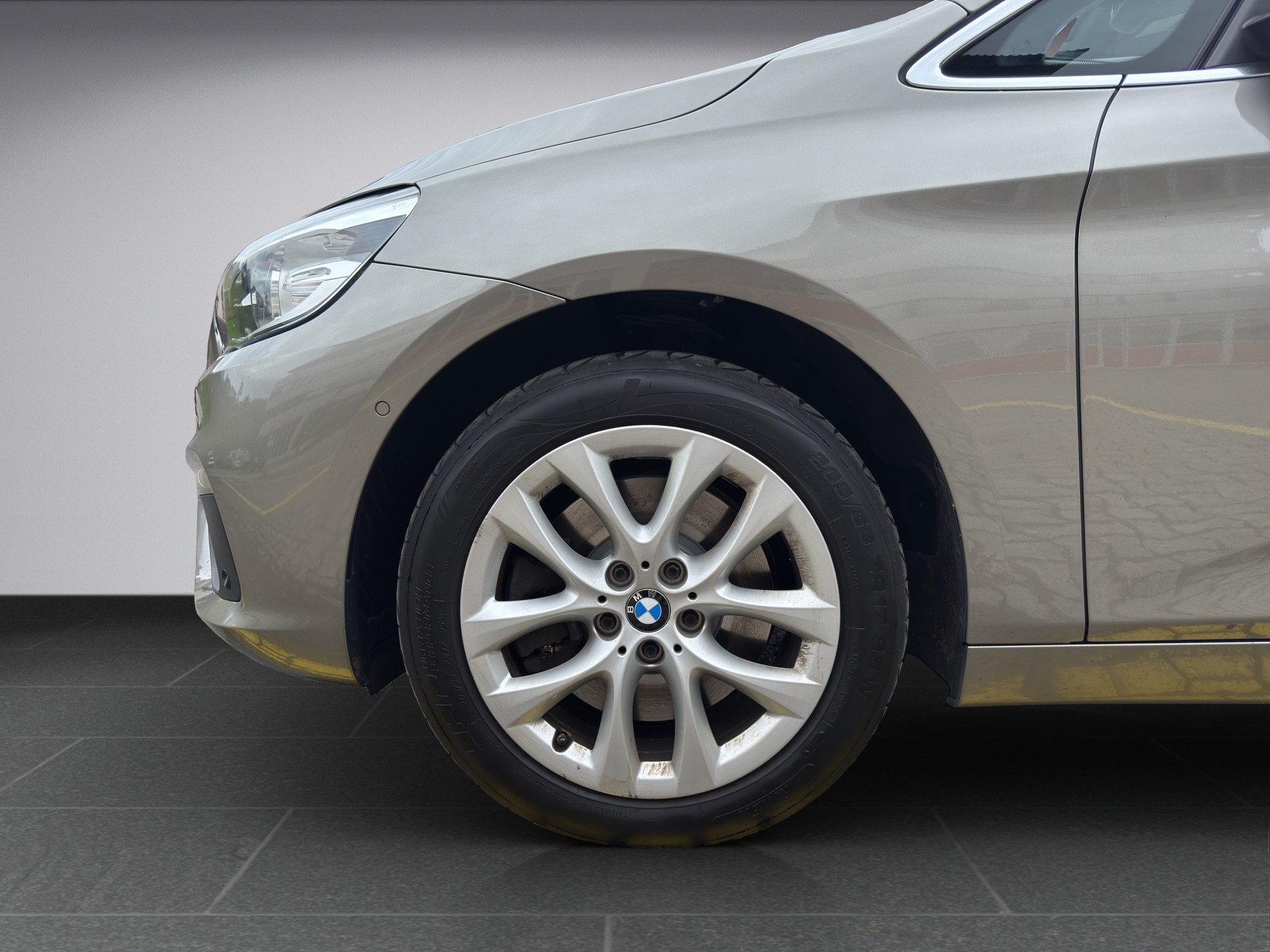 BMW 220i Gran Tourer Steptronic-image-14