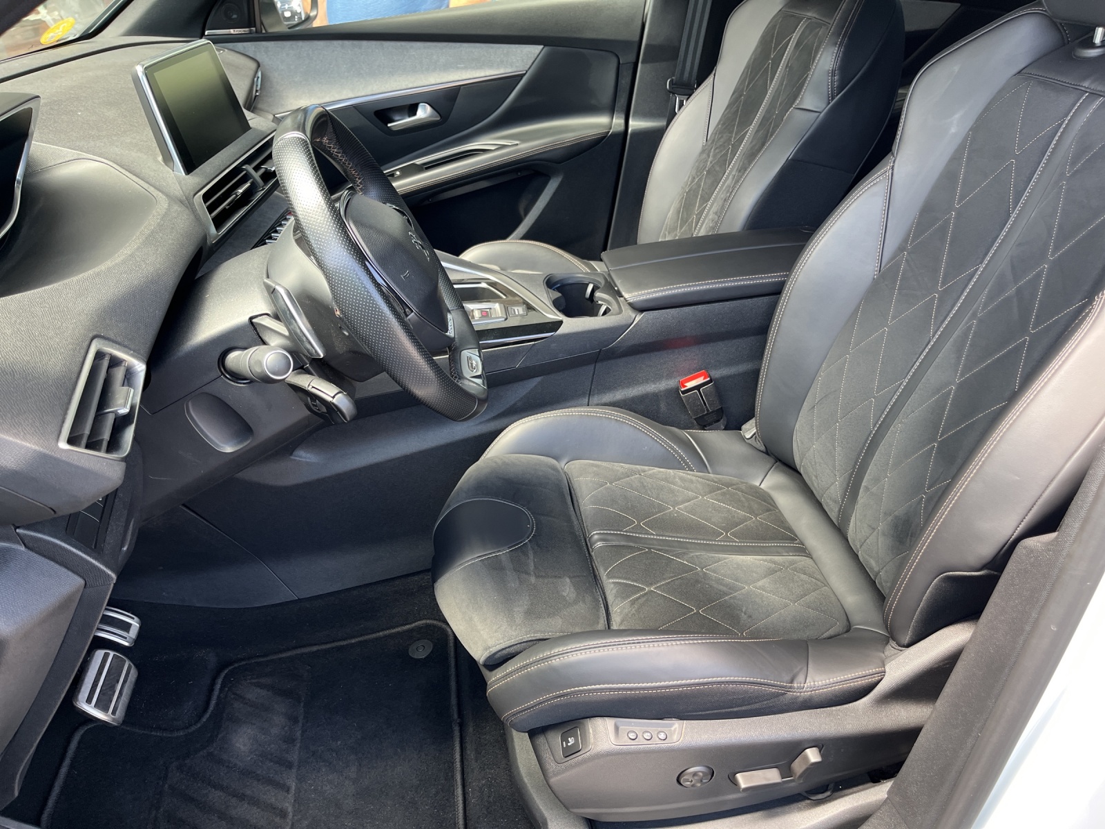 PEUGEOT 3008 2.0 BlueHDi GT EAT-image-6