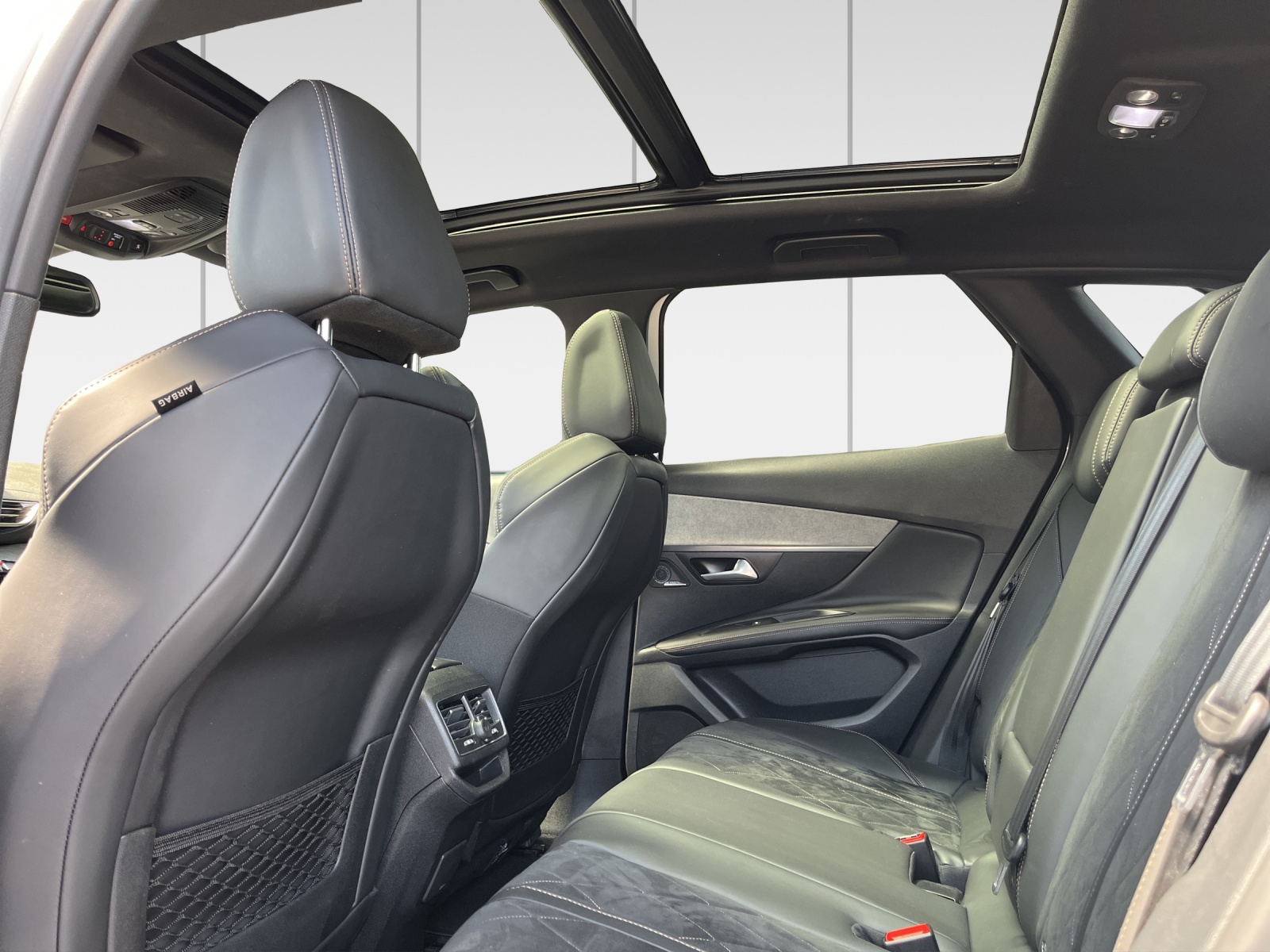 PEUGEOT 3008 2.0 BlueHDi GT EAT-image-9