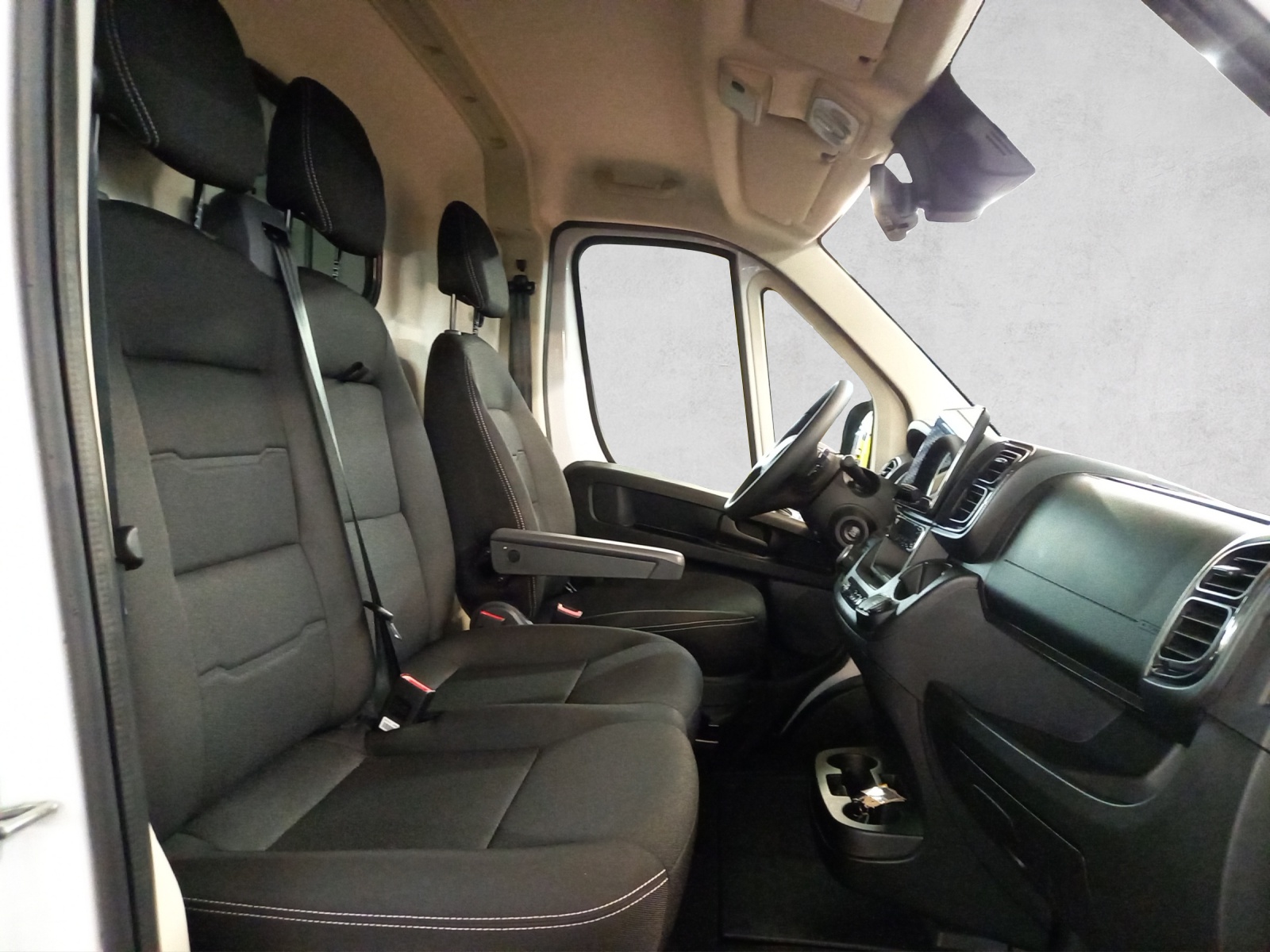 PEUGEOT e-Boxer Kaw. 435 L3H2 110 kWh-image-14