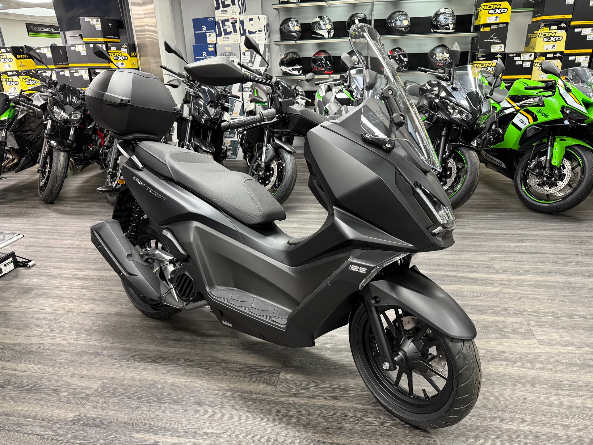 KYMCO Sky Town 125-showroom-element-1