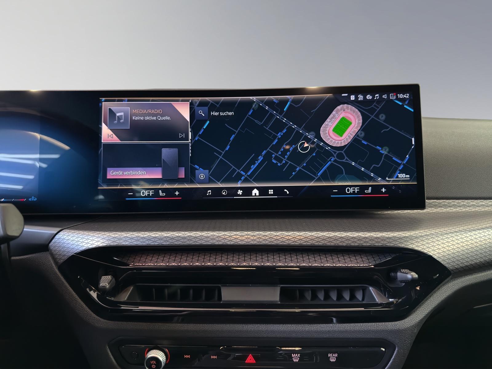 BMW 320d xDrive Touring M Sport-image-12