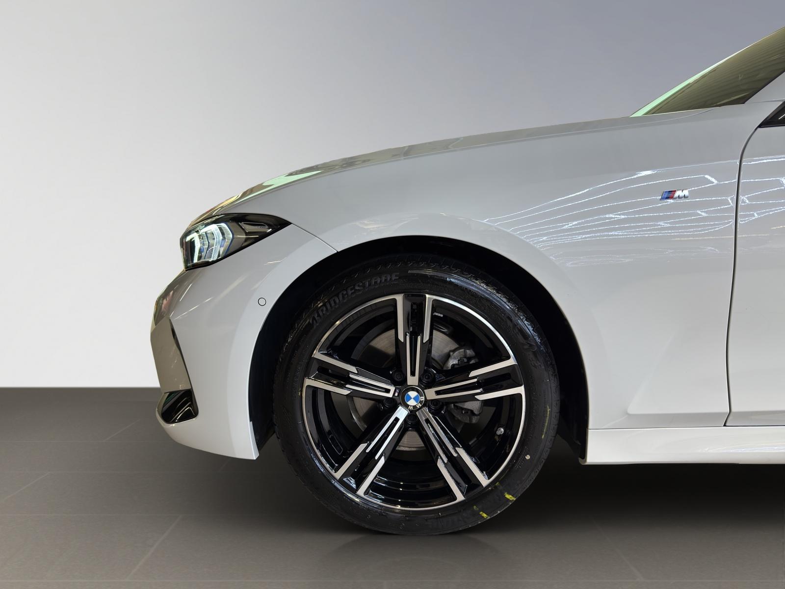 BMW 320d xDrive Touring M Sport-image-16