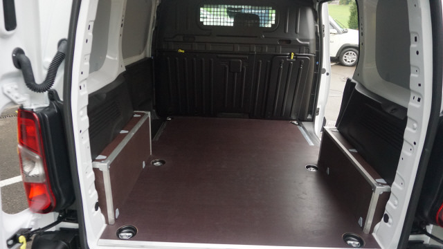 OPEL Combo 1.2 Cargo-image-6