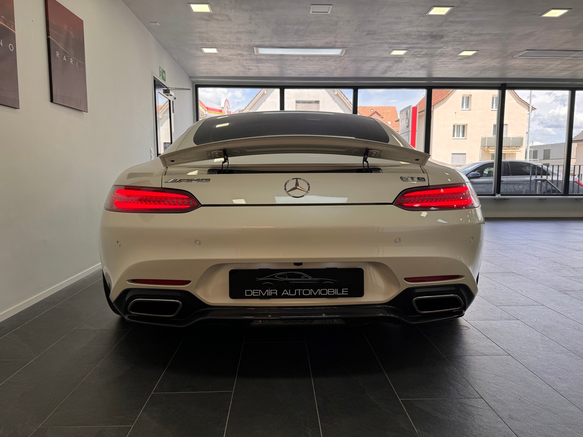 MERCEDES-BENZ AMG GT S Speedshift DCT *Keramik Bremsanlage / Performance Sitze / Carbon Paket / Panorama / Burmester*-image-4