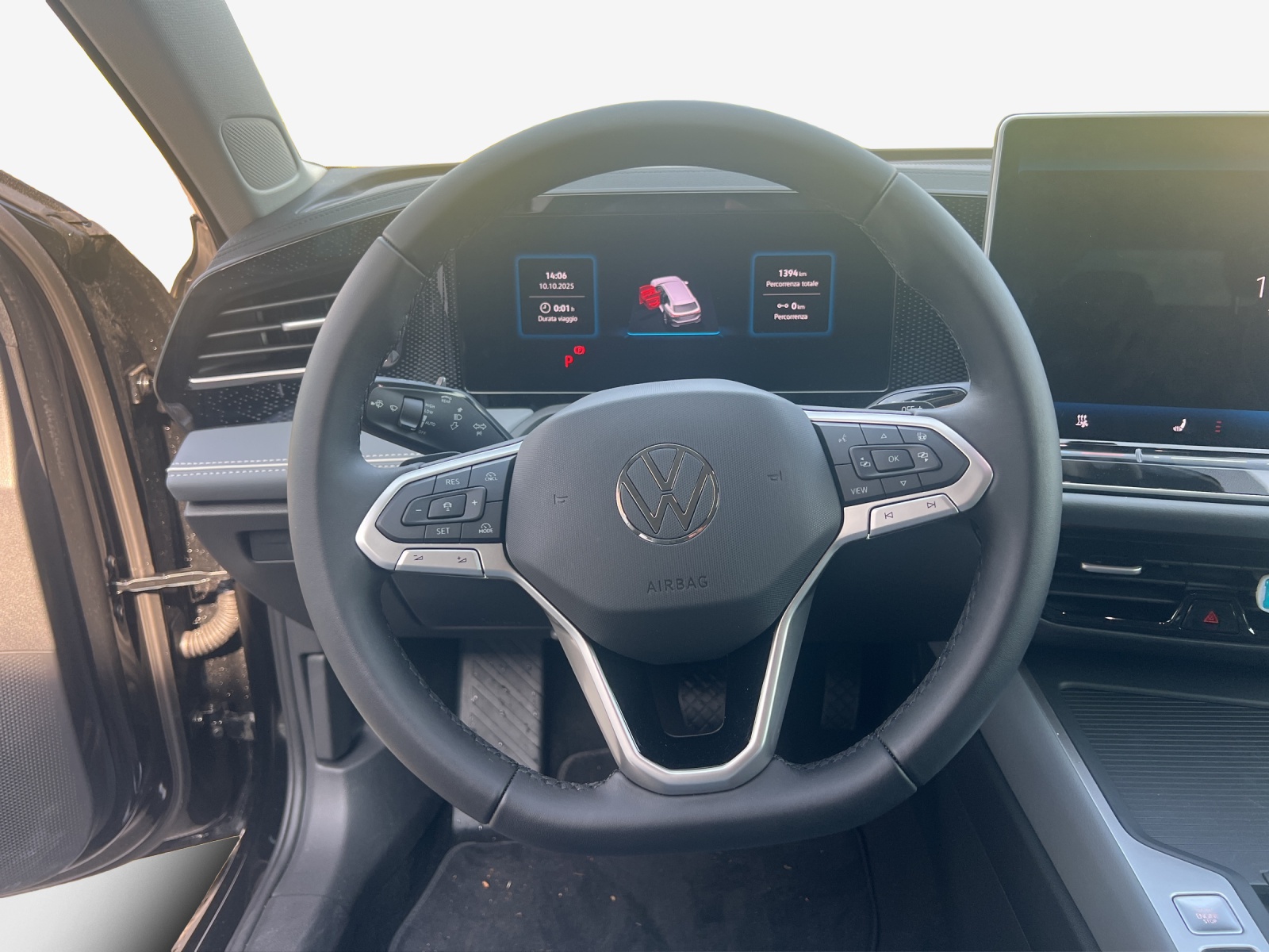 VW Pug In Hiybris Auonomia eletrica fino 130km-image-9