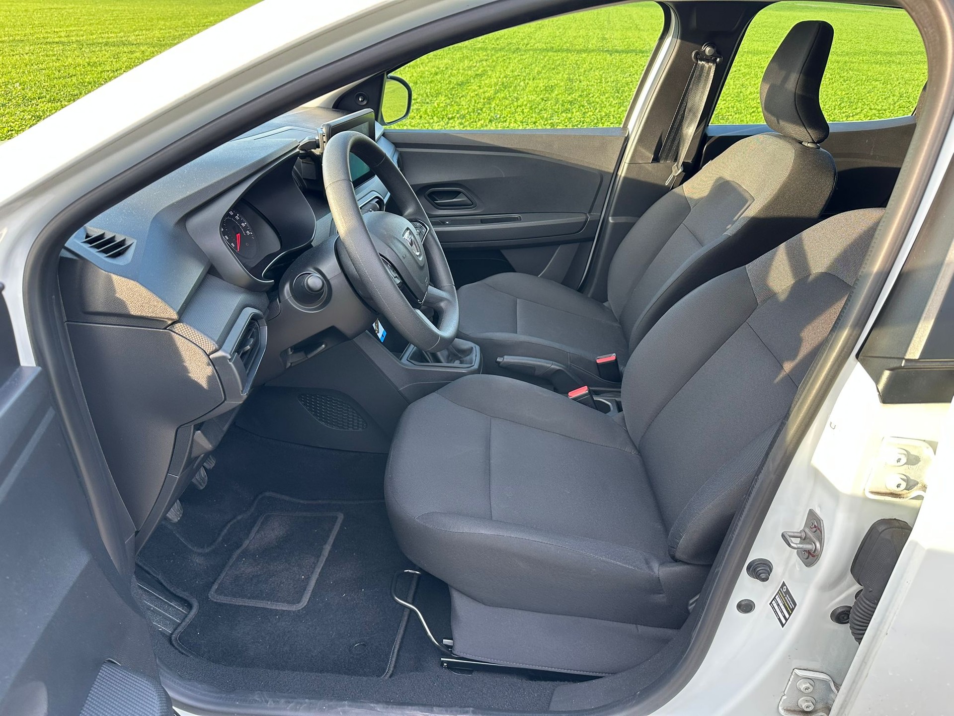 DACIA Sandero TCe 90 Essential-image-10