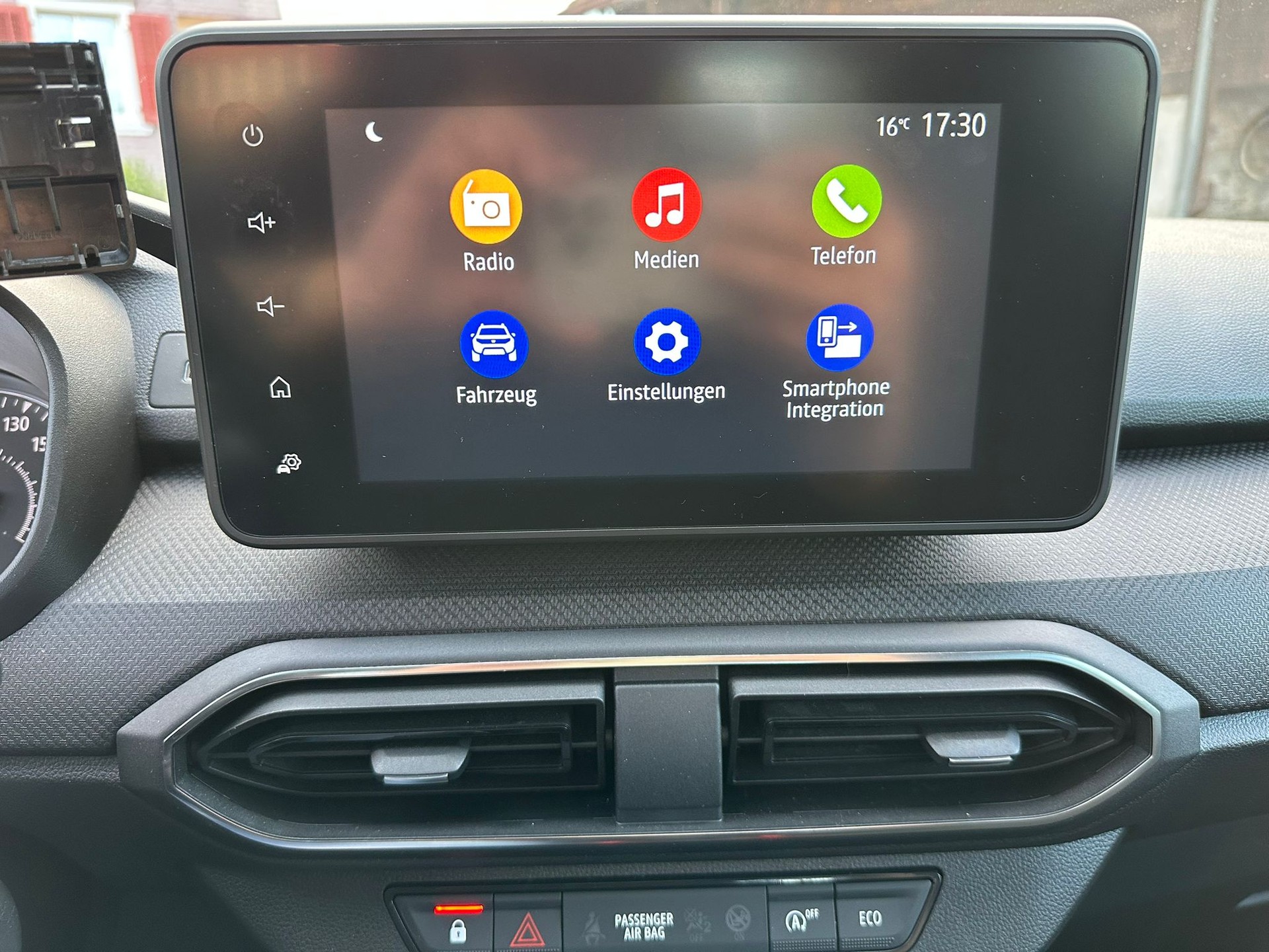 DACIA Sandero TCe 90 Essential-image-16