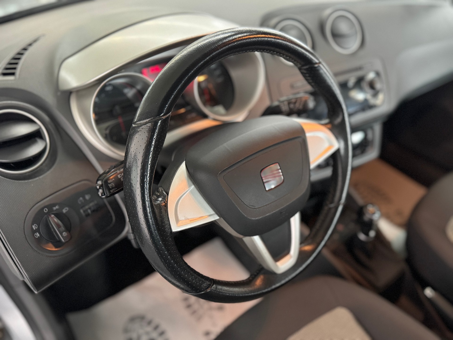 SEAT Ibiza 1.9 TDI Style-image-11