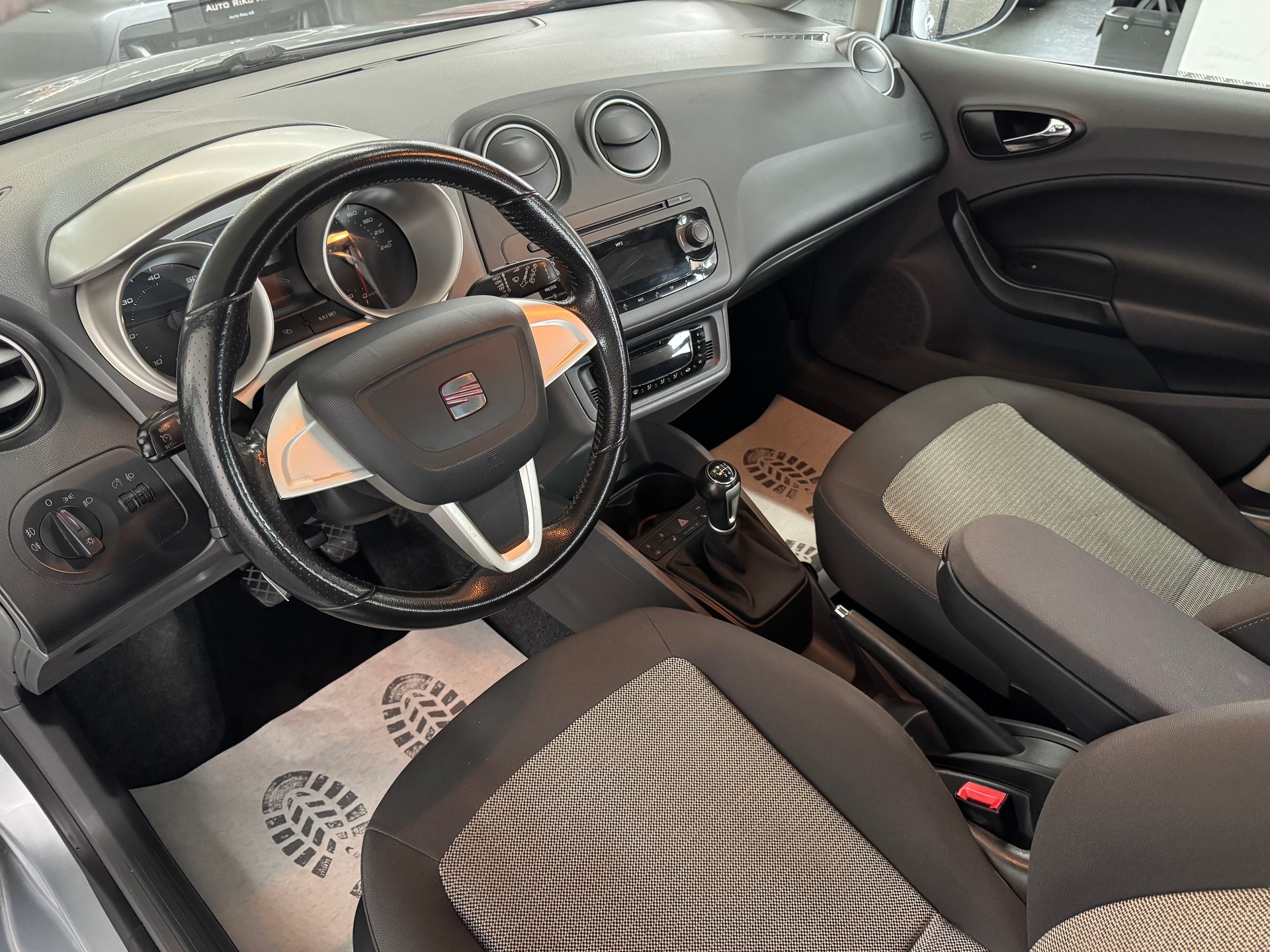 SEAT Ibiza 1.9 TDI Style-image-12