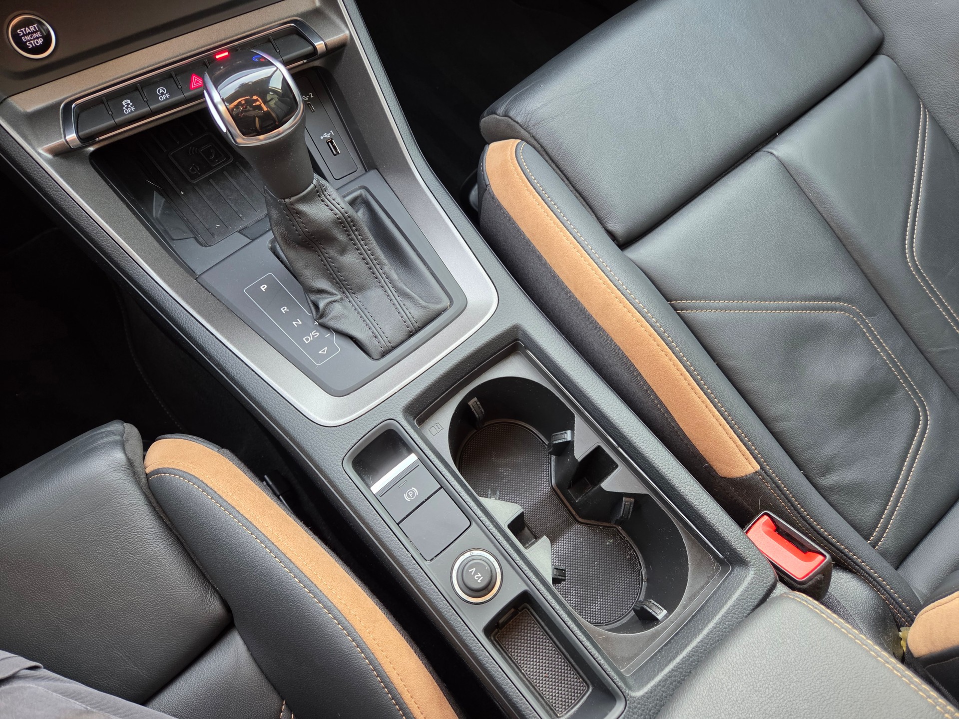 AUDI Q3 35 TFSI S line S-tronic-image-19
