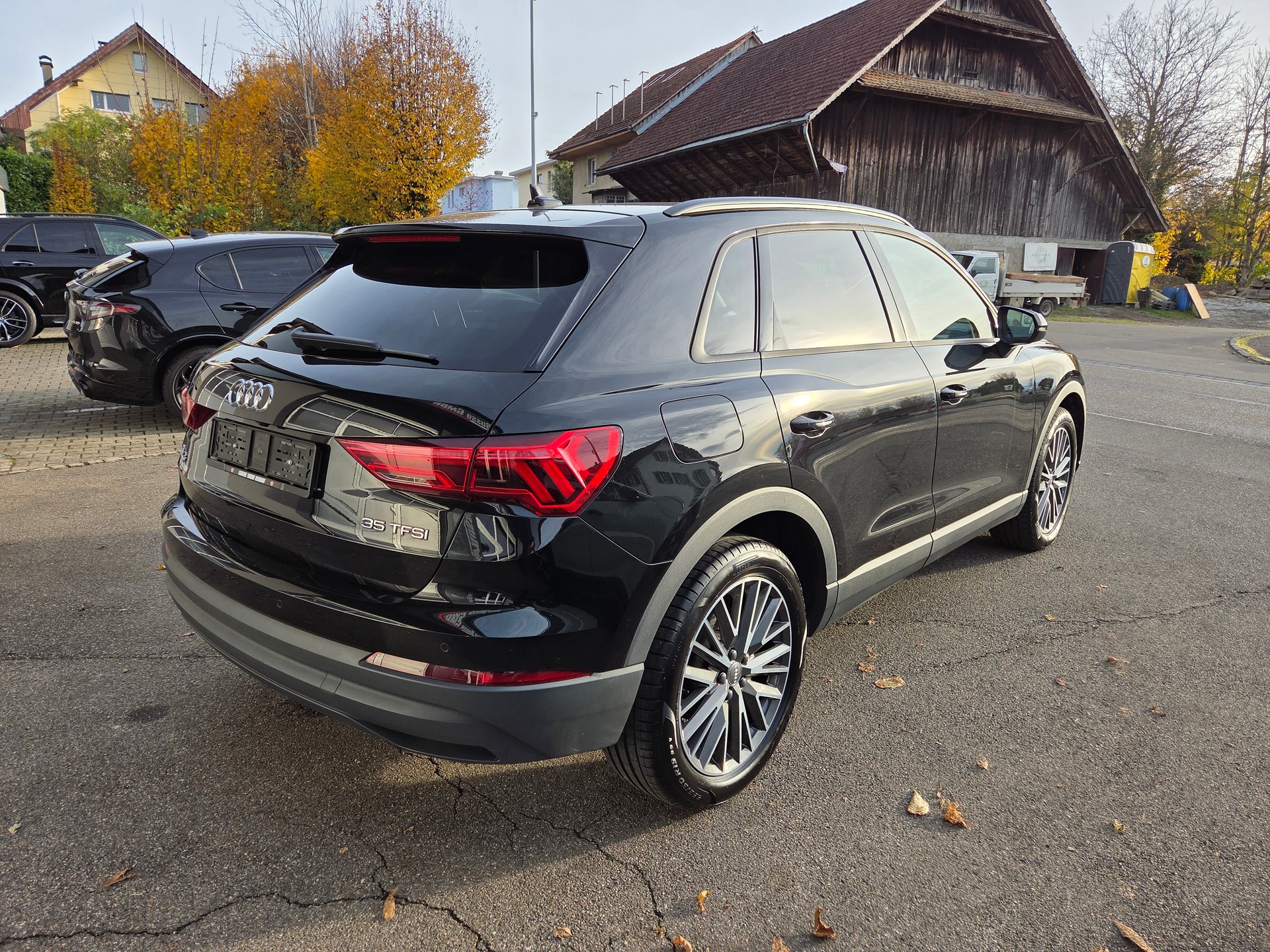 AUDI Q3 35 TFSI S line S-tronic-showroom-element-3