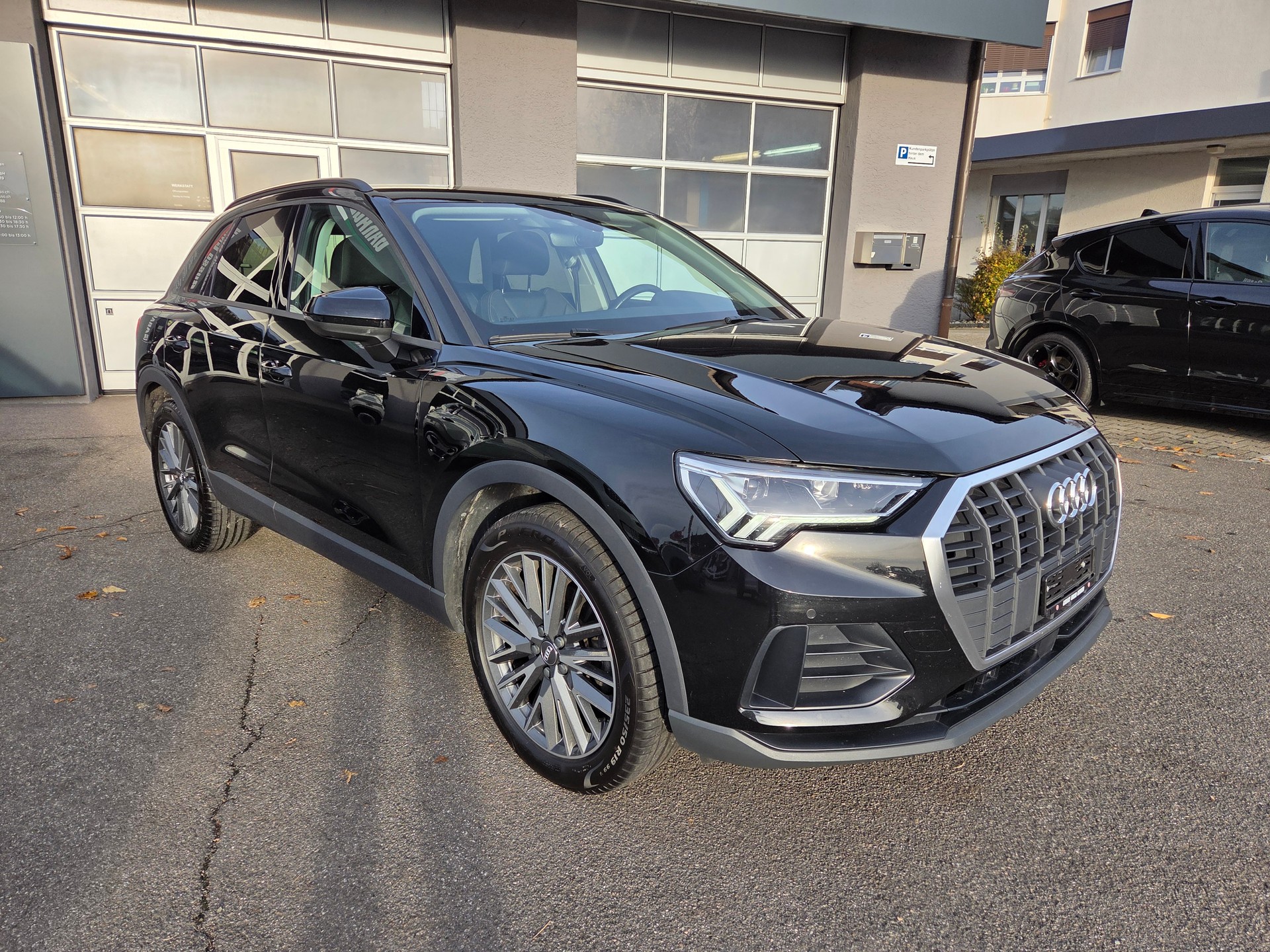 AUDI Q3 35 TFSI S line S-tronic-showroom-element-2