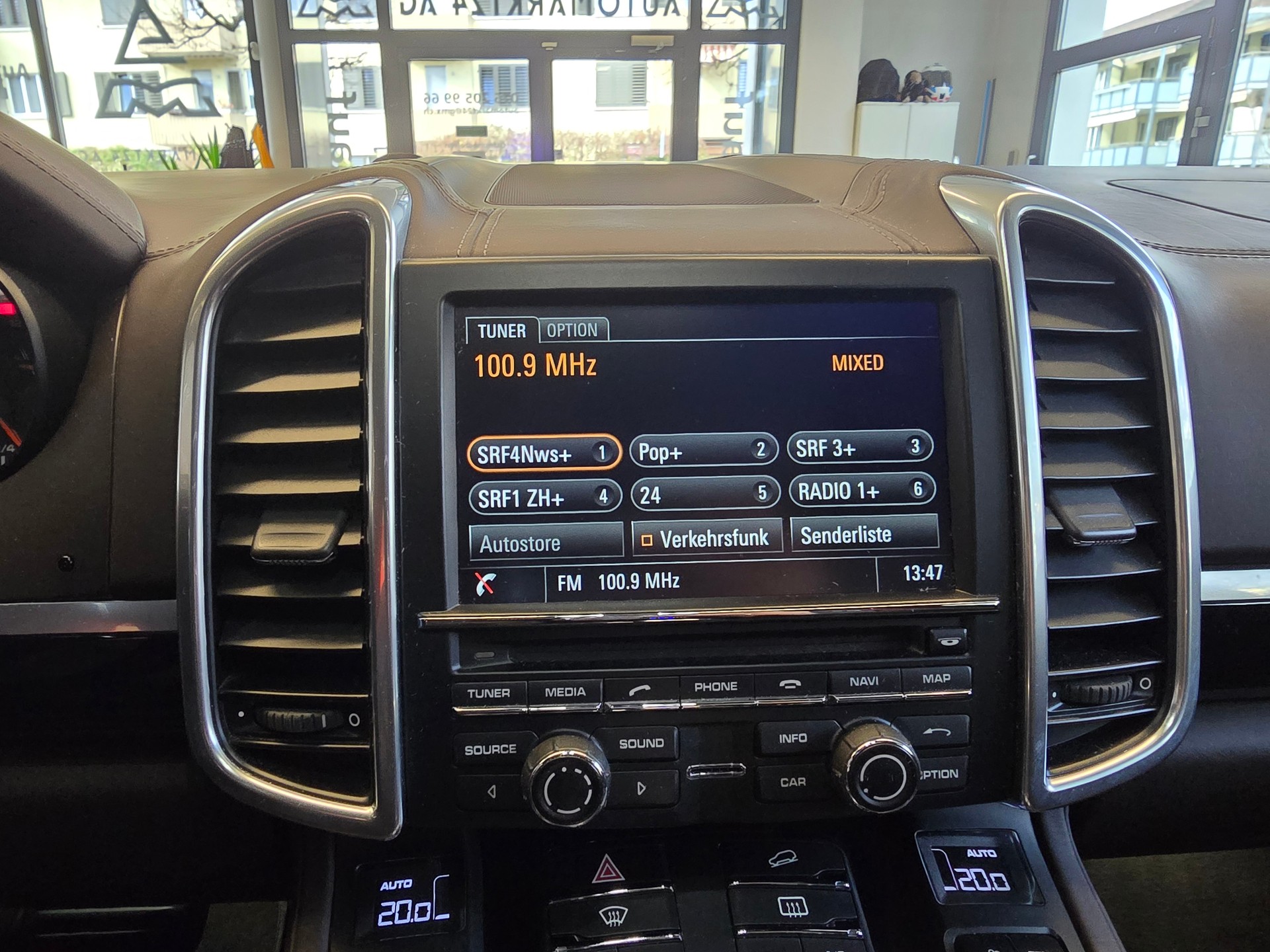 PORSCHE Cayenne 3.0 V6 TDI VOLLAUSSTATTUNG-image-8