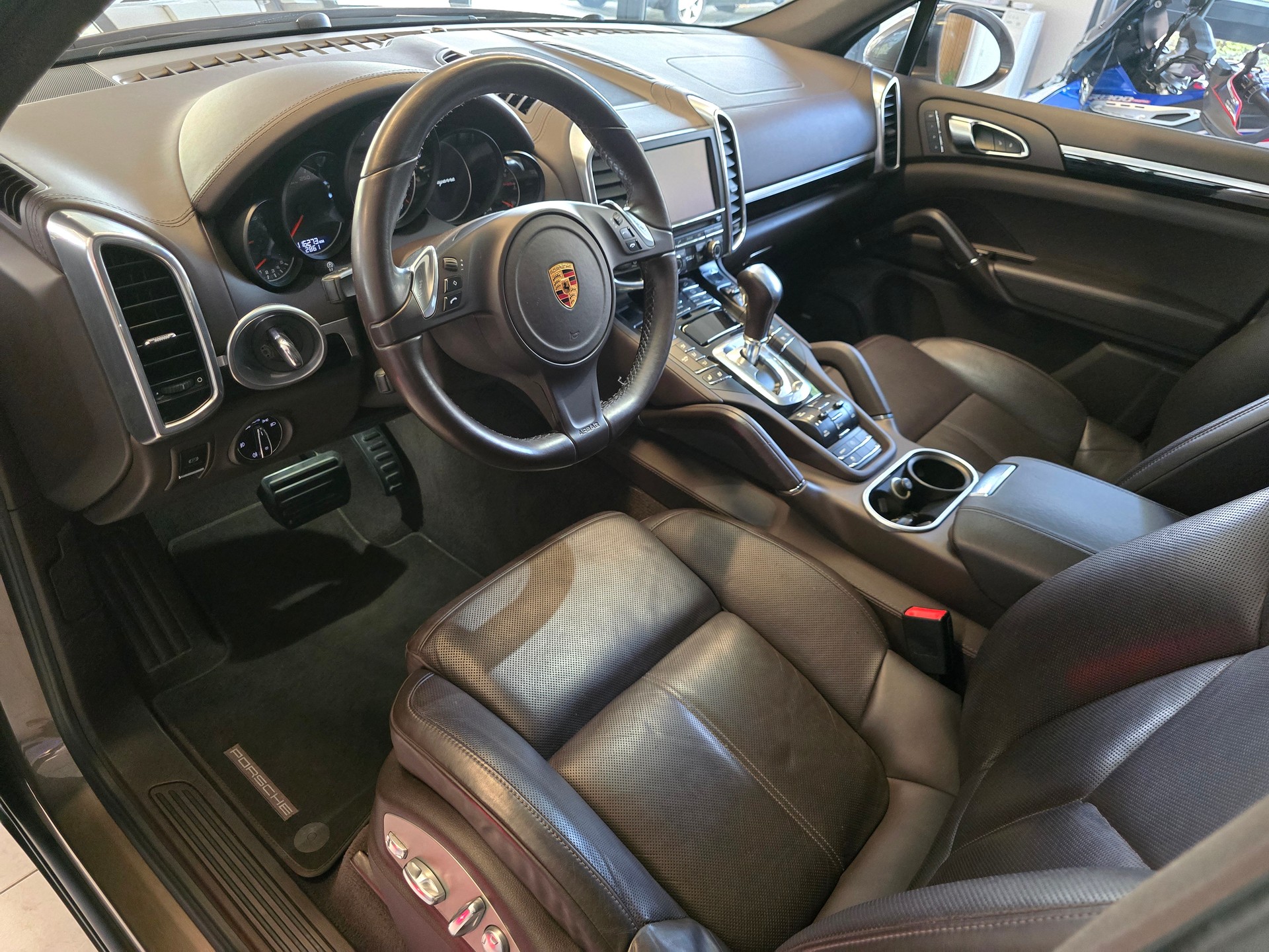 PORSCHE Cayenne 3.0 V6 TDI VOLLAUSSTATTUNG-image-5