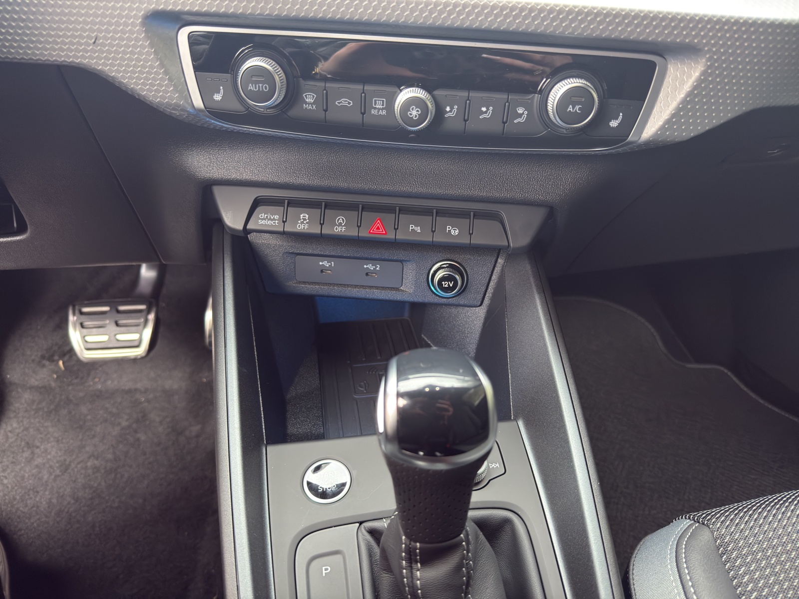 AUDI A1 Sportback 30 TFSI S Line Attraction S-tronic-image-10