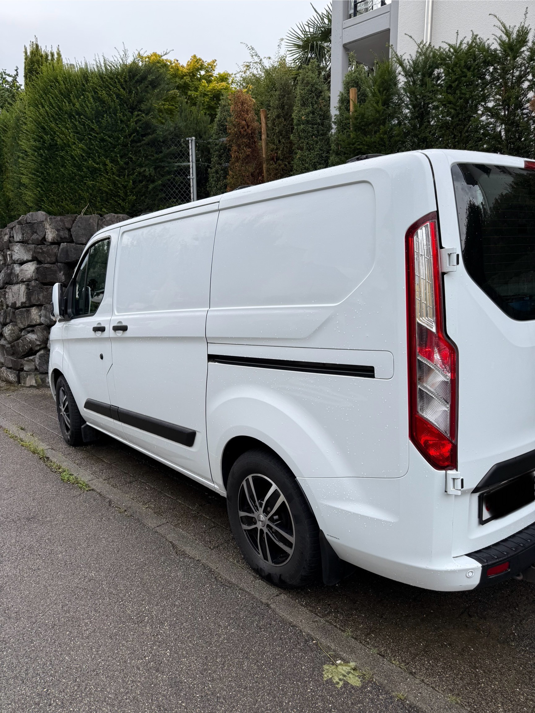 FORD Transit Custom Van 280 L1H1 Ambiente-image-1