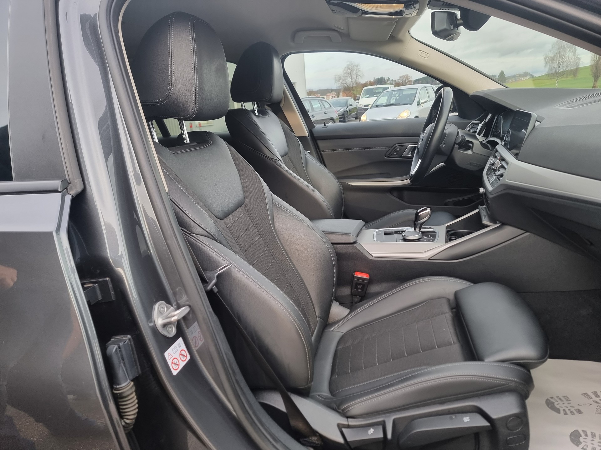 BMW 318d 48V Touring Steptronic-image-6
