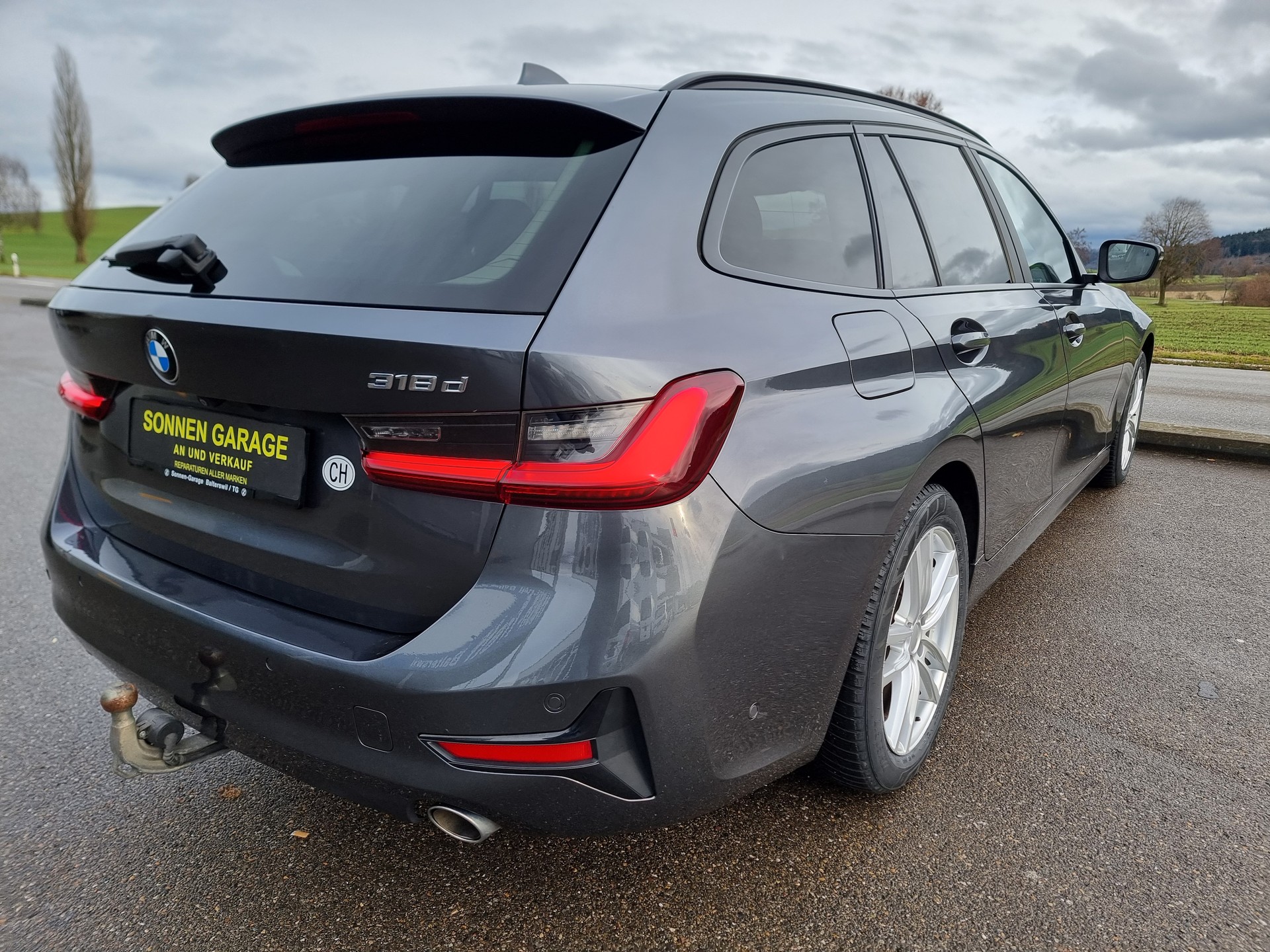 BMW 318d 48V Touring Steptronic-image-11