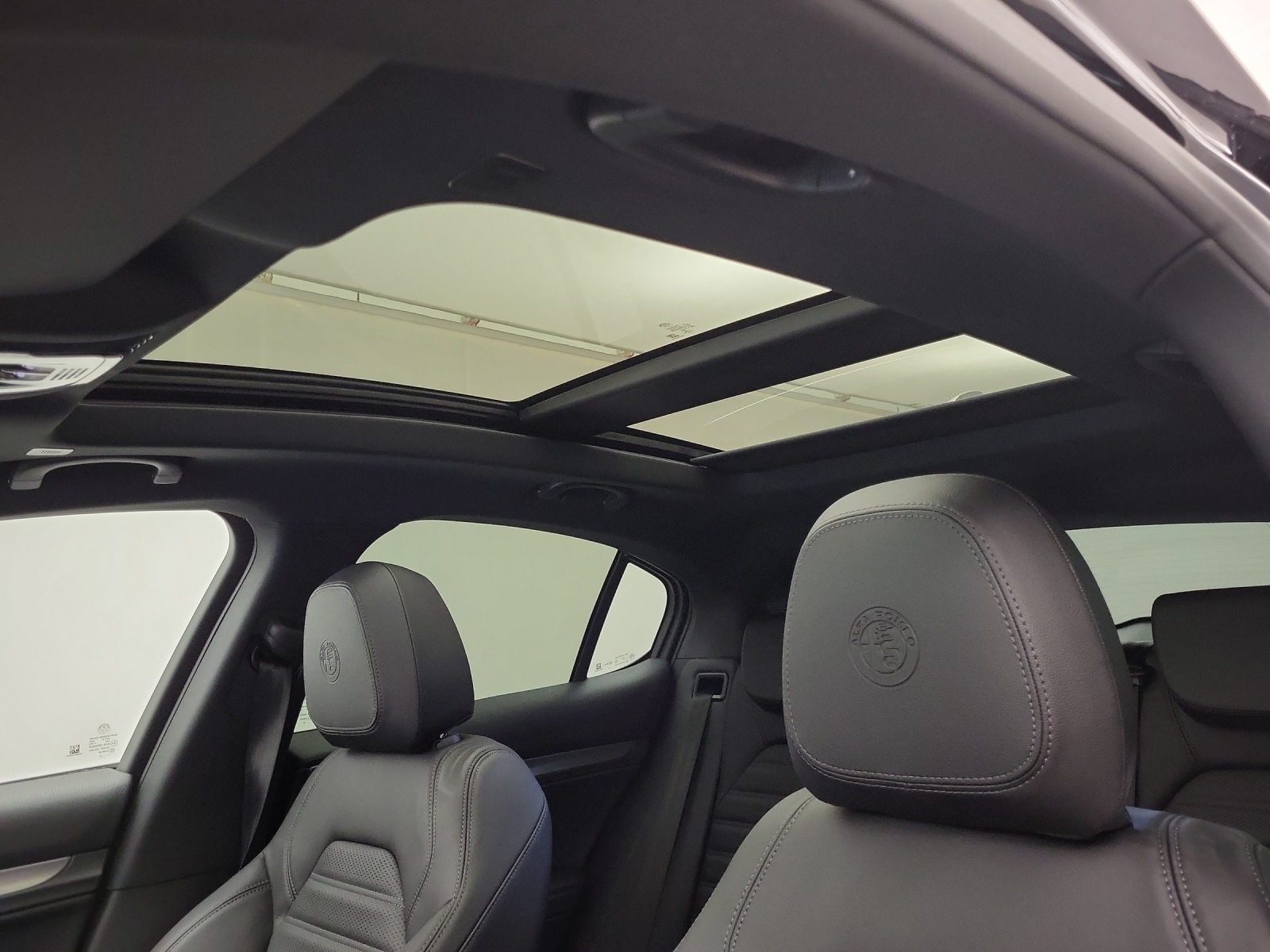 ALFA ROMEO Stelvio 2.0 Q4 280 Veloce Sky-image-12