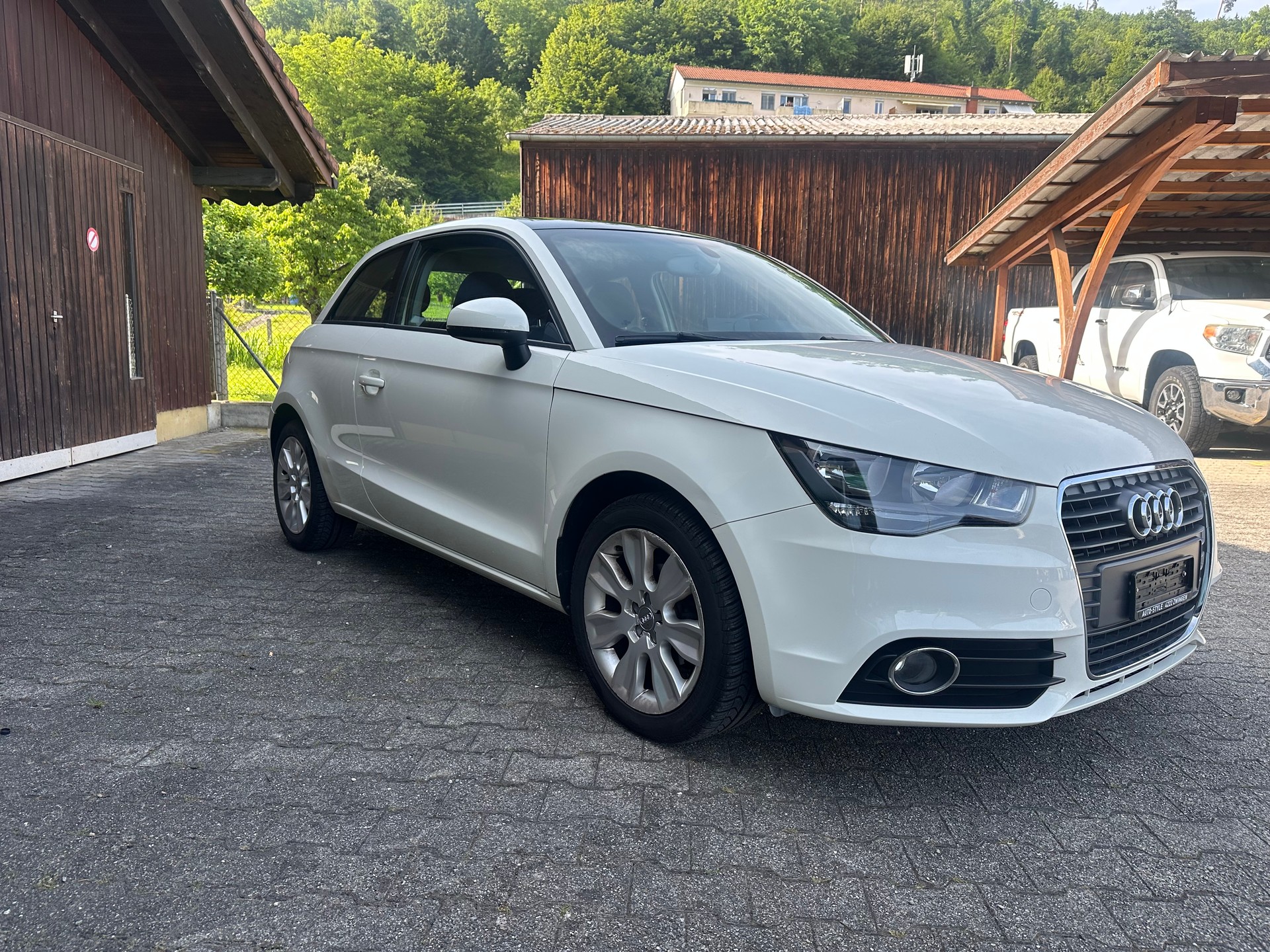 AUDI A1 1.2 TFSI Attraction-image-2