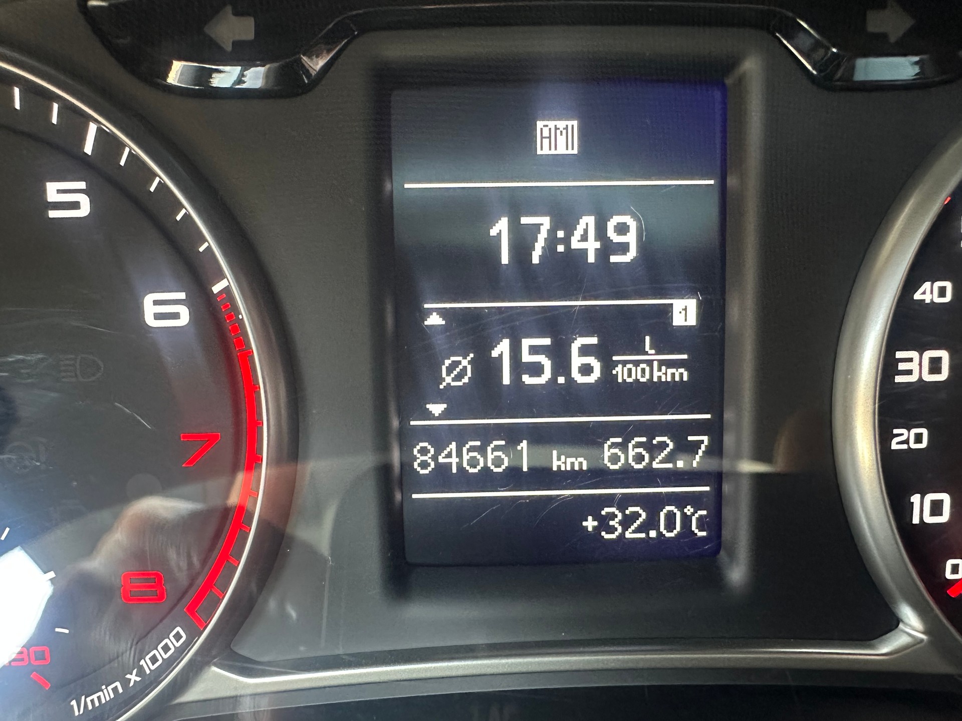 AUDI A1 1.2 TFSI Attraction-image-12