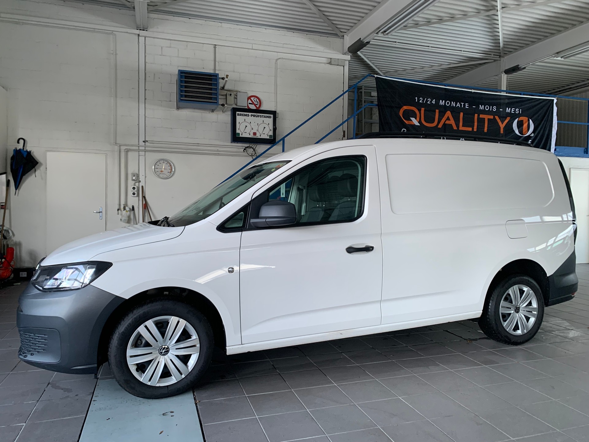 VW Caddy Cargo 2.0TDI Maxi MIT NAVIGATION UND KLIMA-image-2