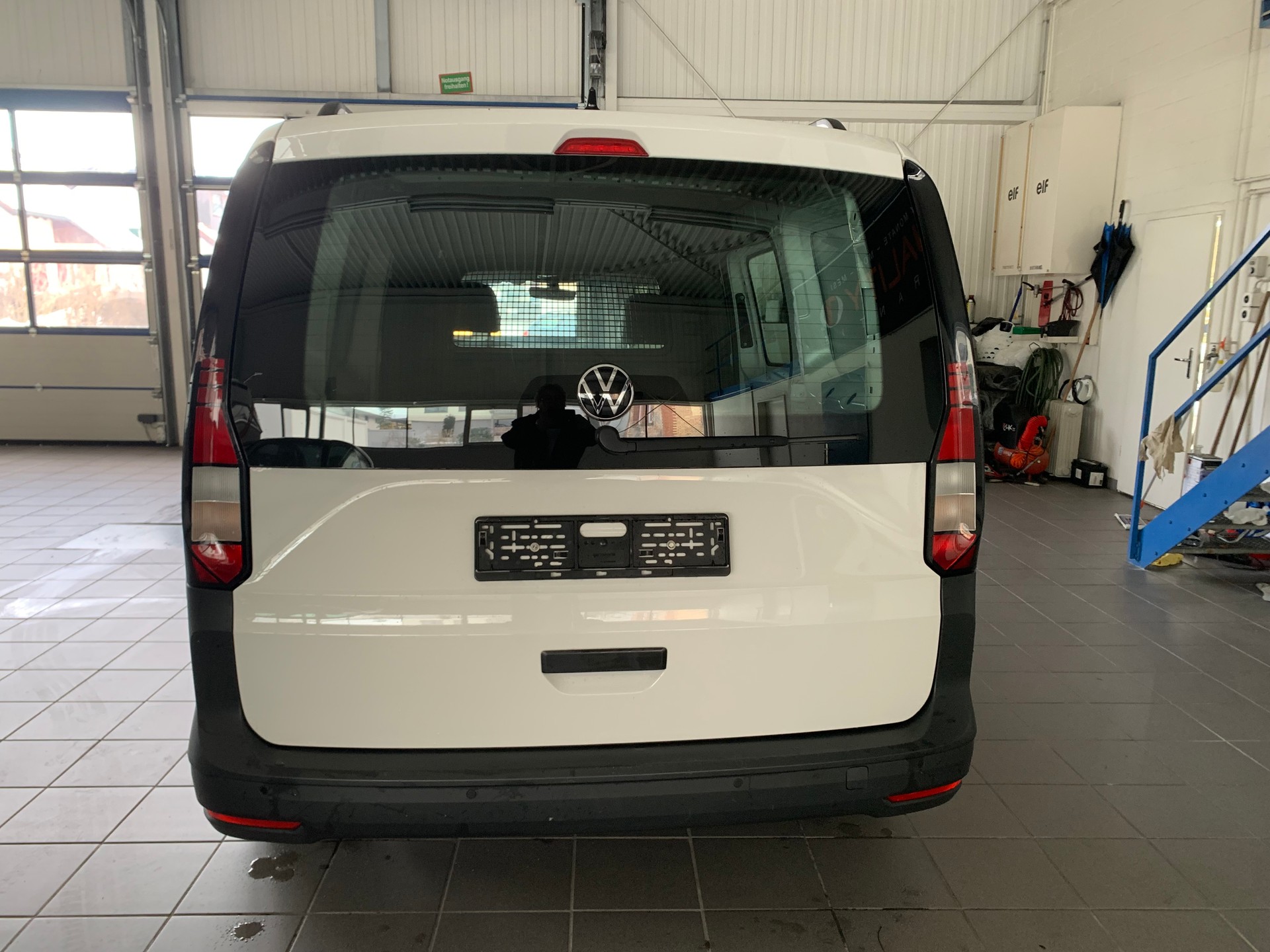 VW Caddy Cargo 2.0TDI Maxi MIT NAVIGATION UND KLIMA-image-6