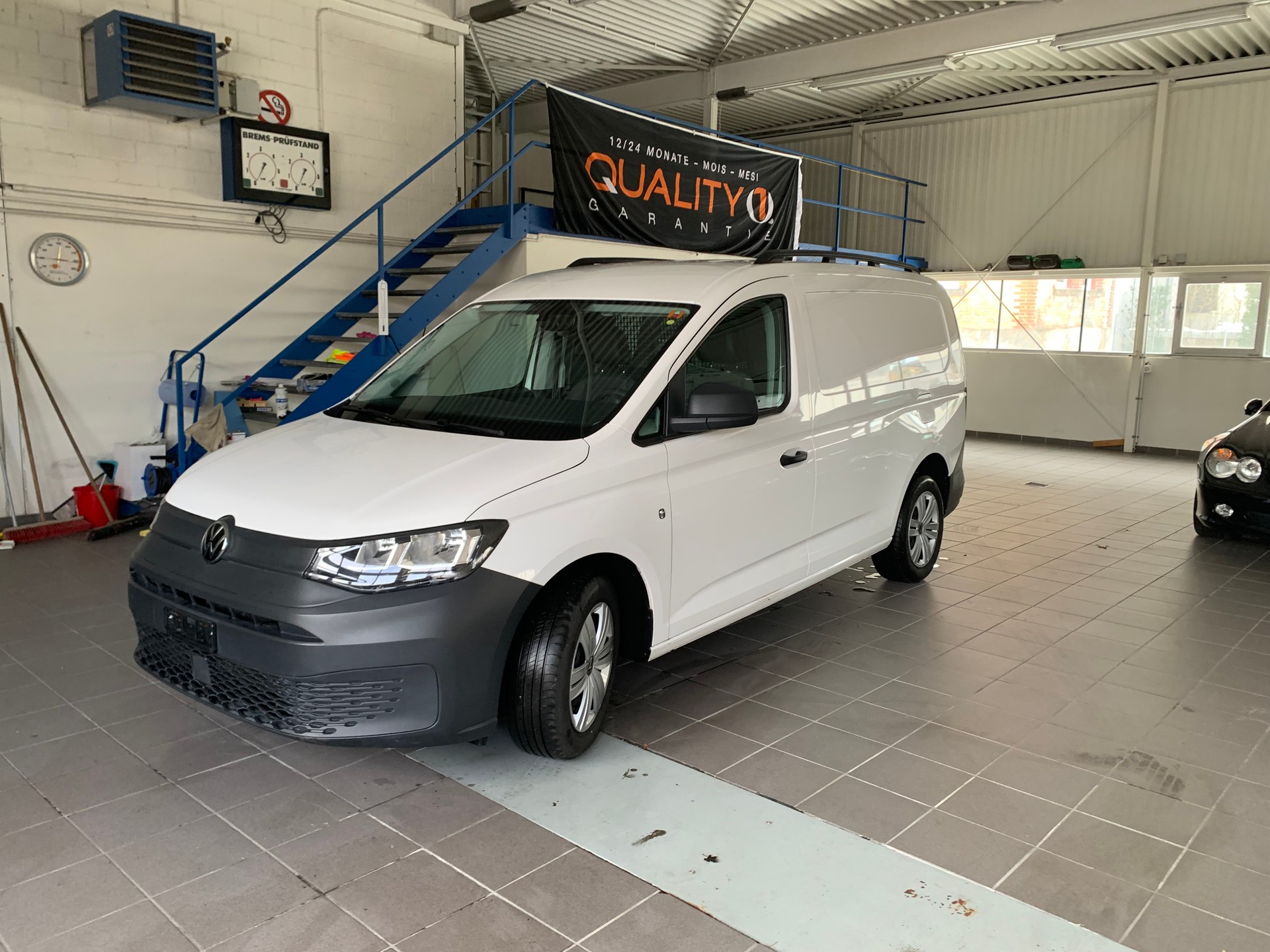 VW Caddy Cargo 2.0TDI Maxi MIT NAVIGATION UND KLIMA-image-0