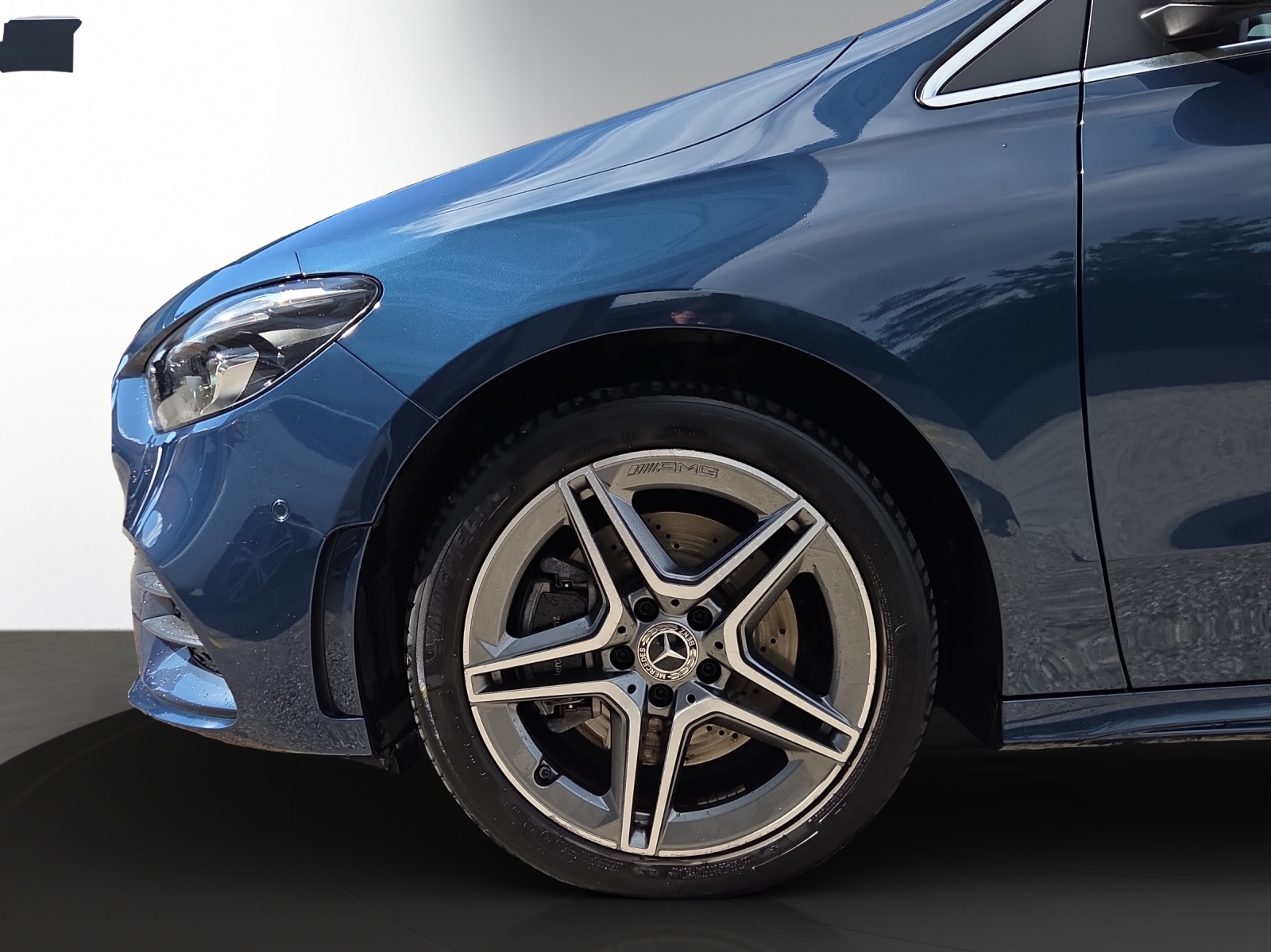 Image MERCEDES-BENZ B-250 B 250 e AMG Line