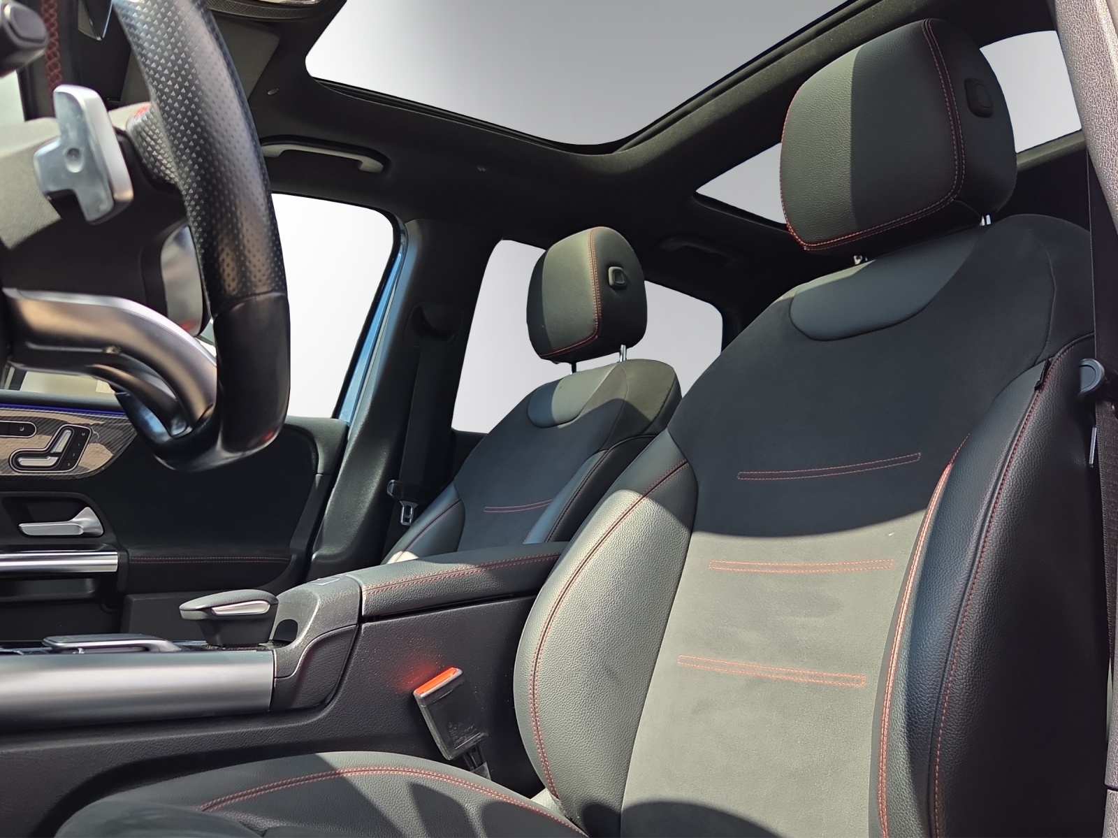 Image MERCEDES-BENZ B-250 B 250 e AMG Line