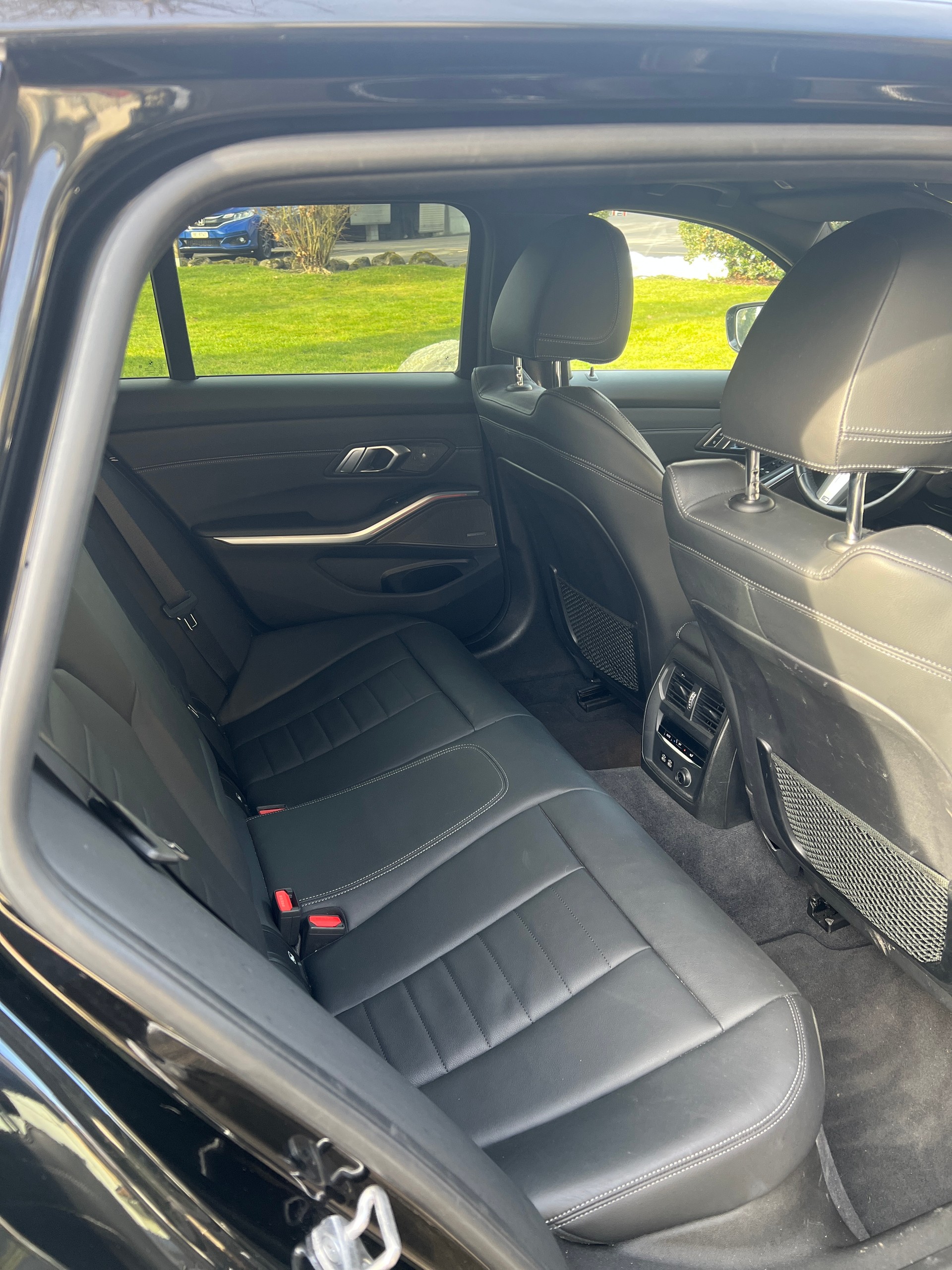 BMW 320d xDrive Touring M Sport Steptronic-image-4