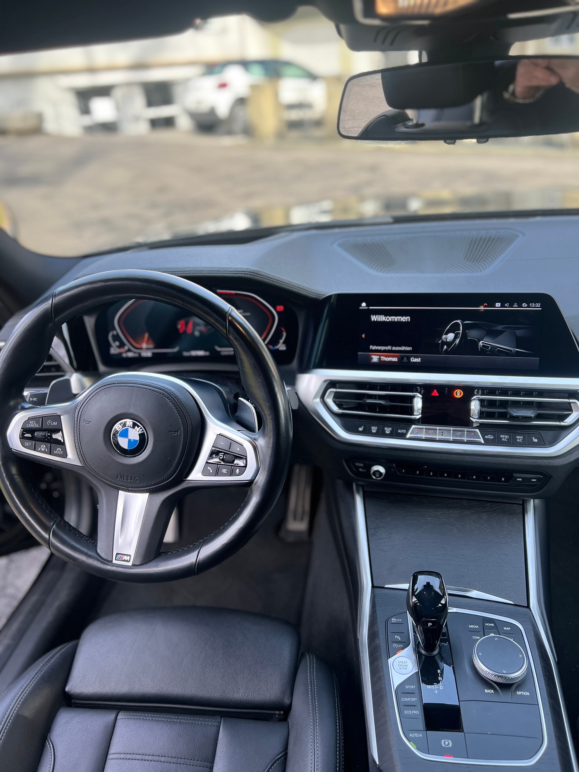 BMW 320d xDrive Touring M Sport Steptronic-image-7